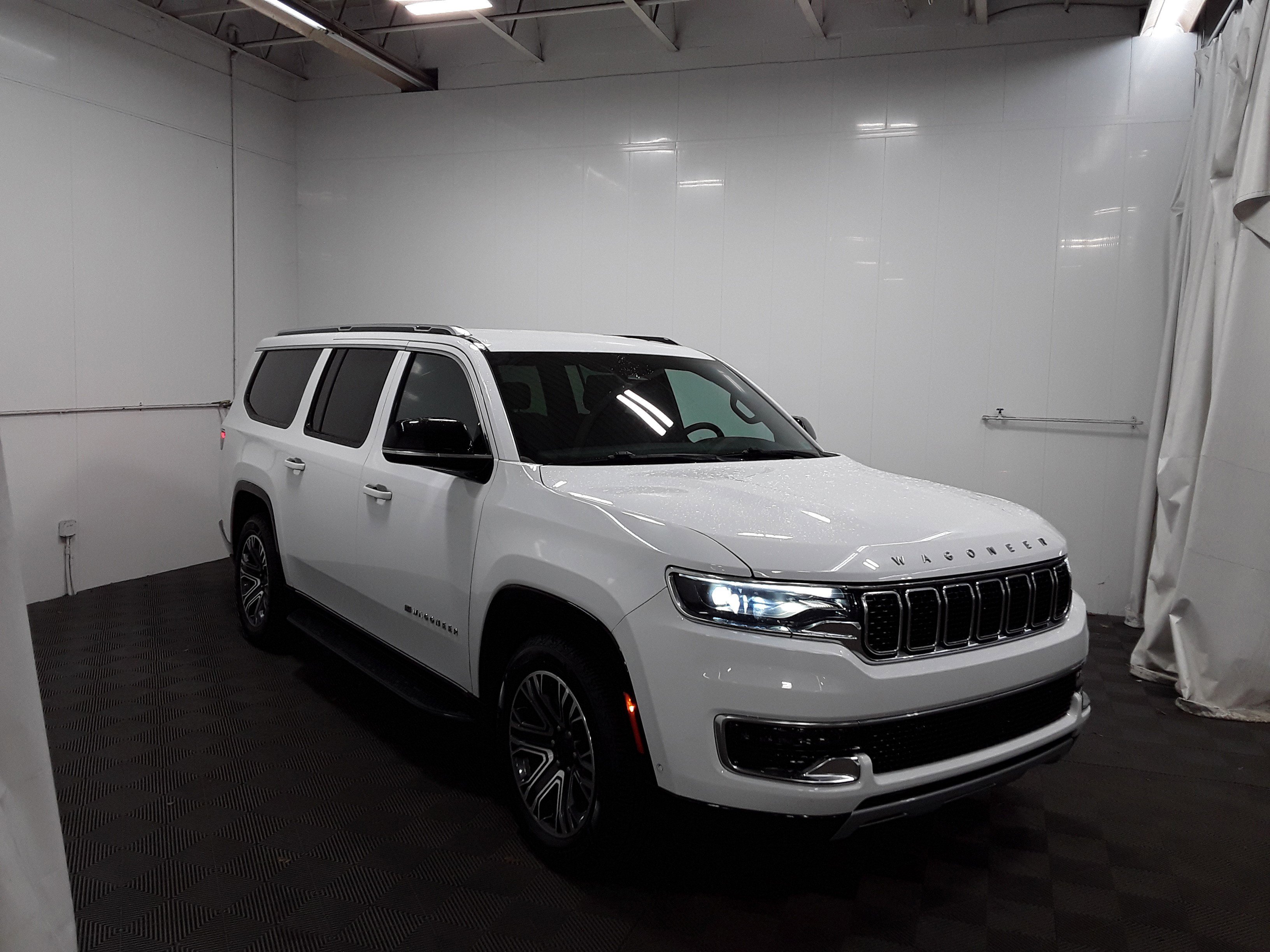 2023 Jeep Wagoneer L Series II 4x4