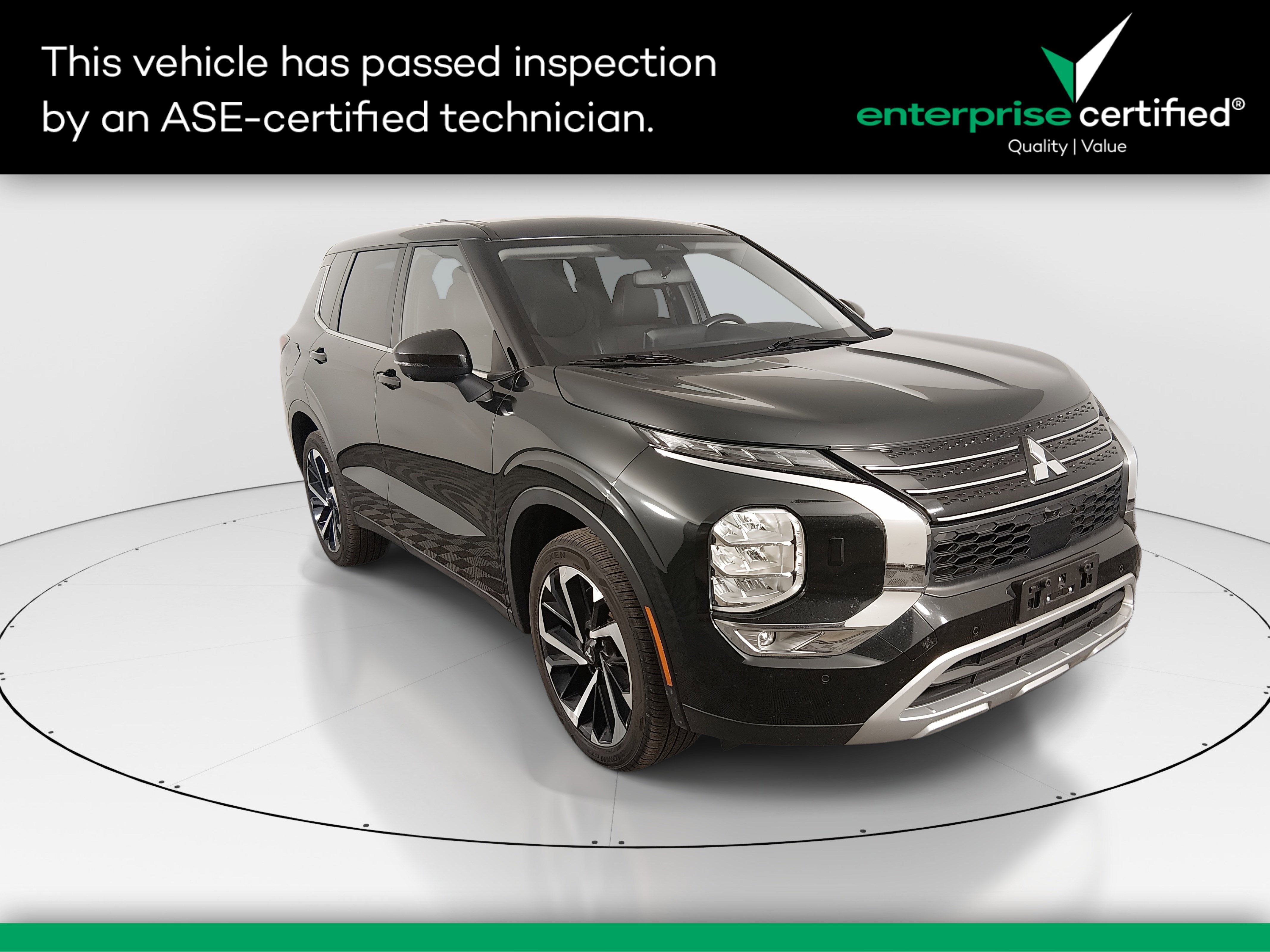 2024 Mitsubishi Outlander SE's photo