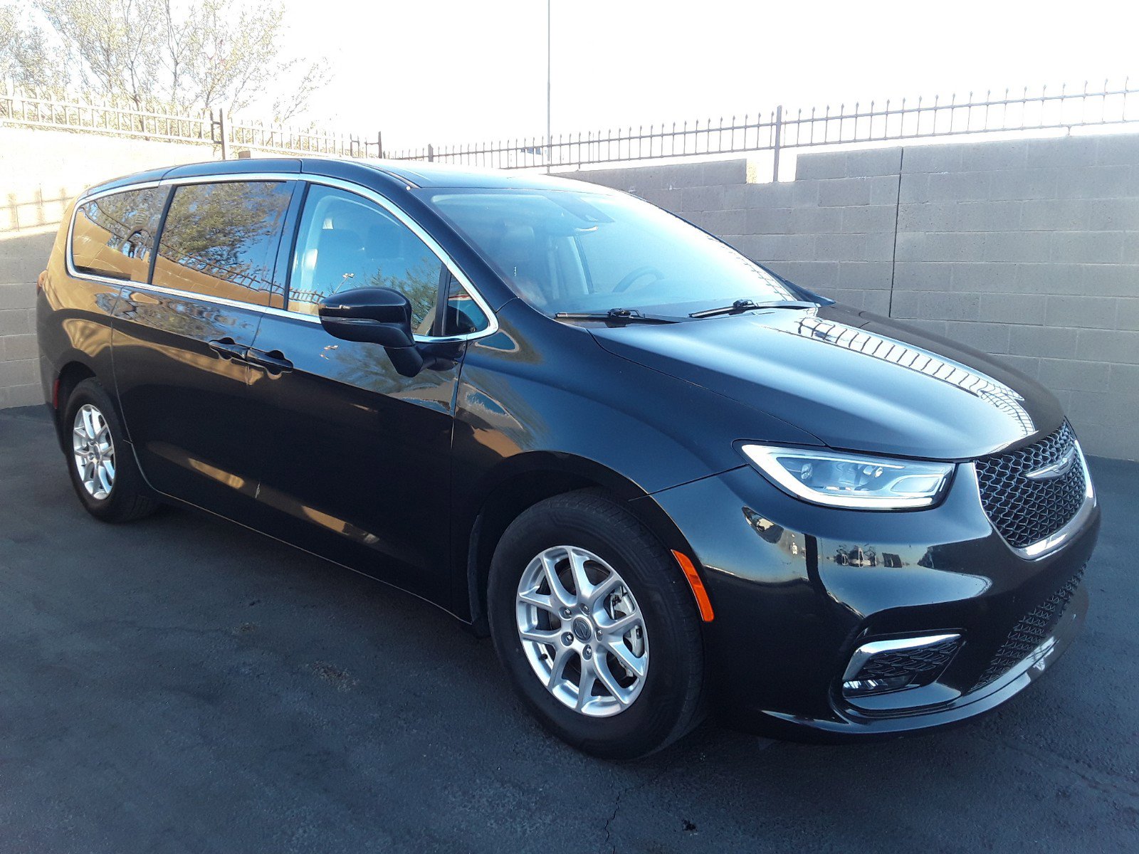 2023 Chrysler Pacifica Touring L FWD