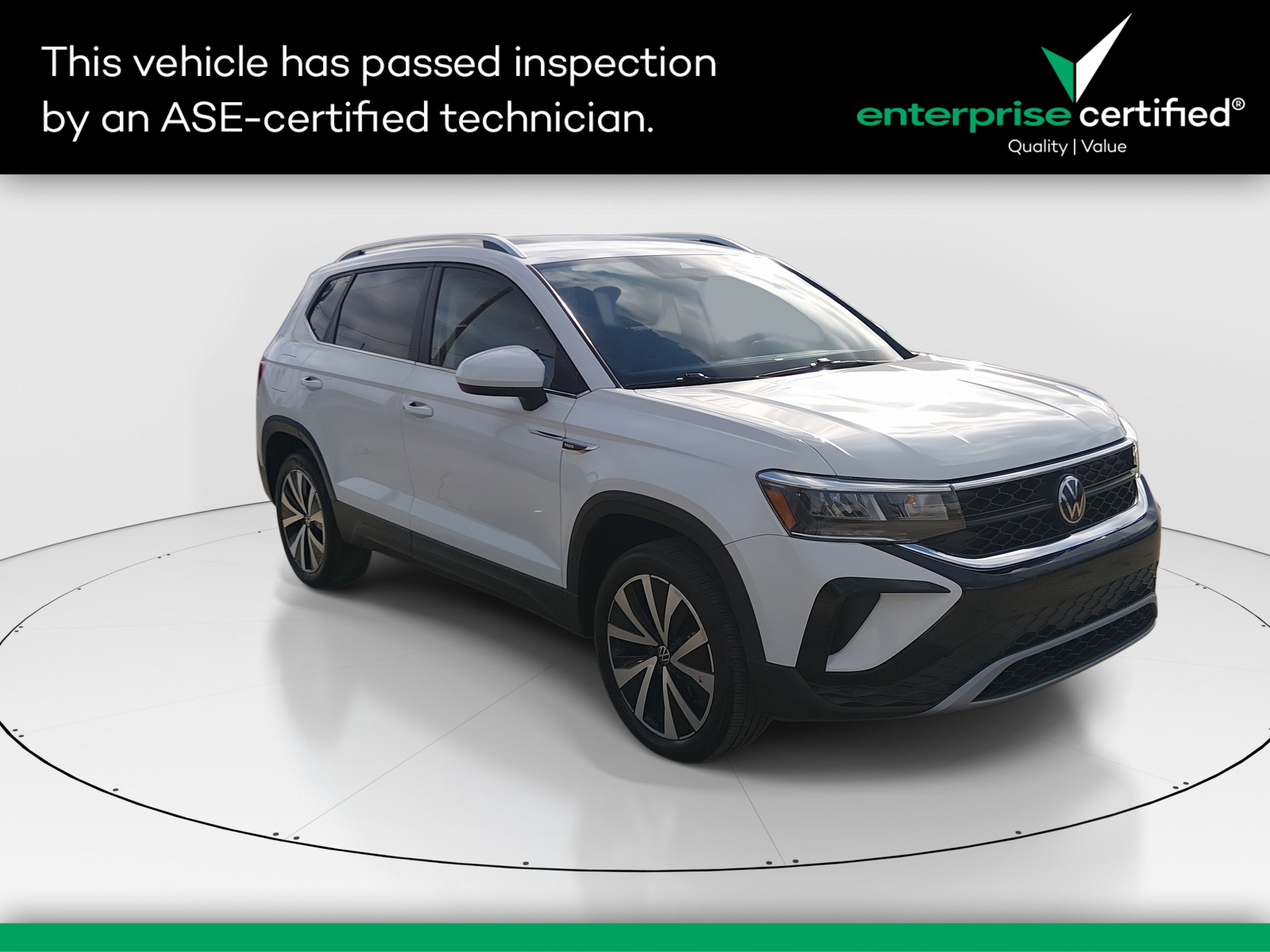 2024 Volkswagen Taos SE's photo