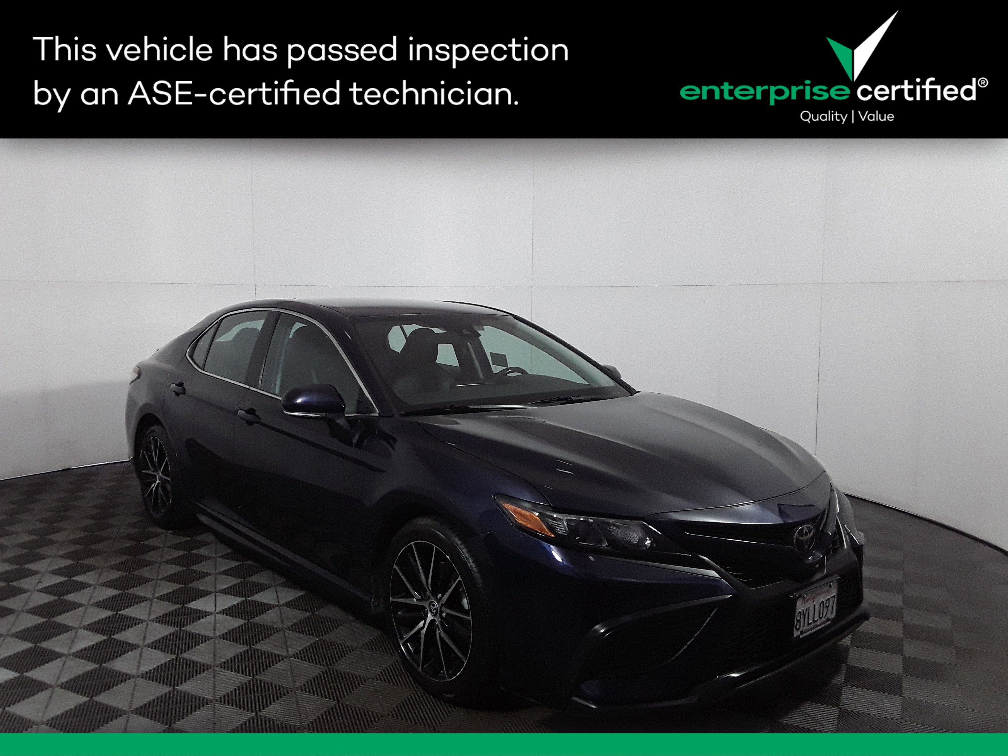 2022 Toyota Camry SE Auto
