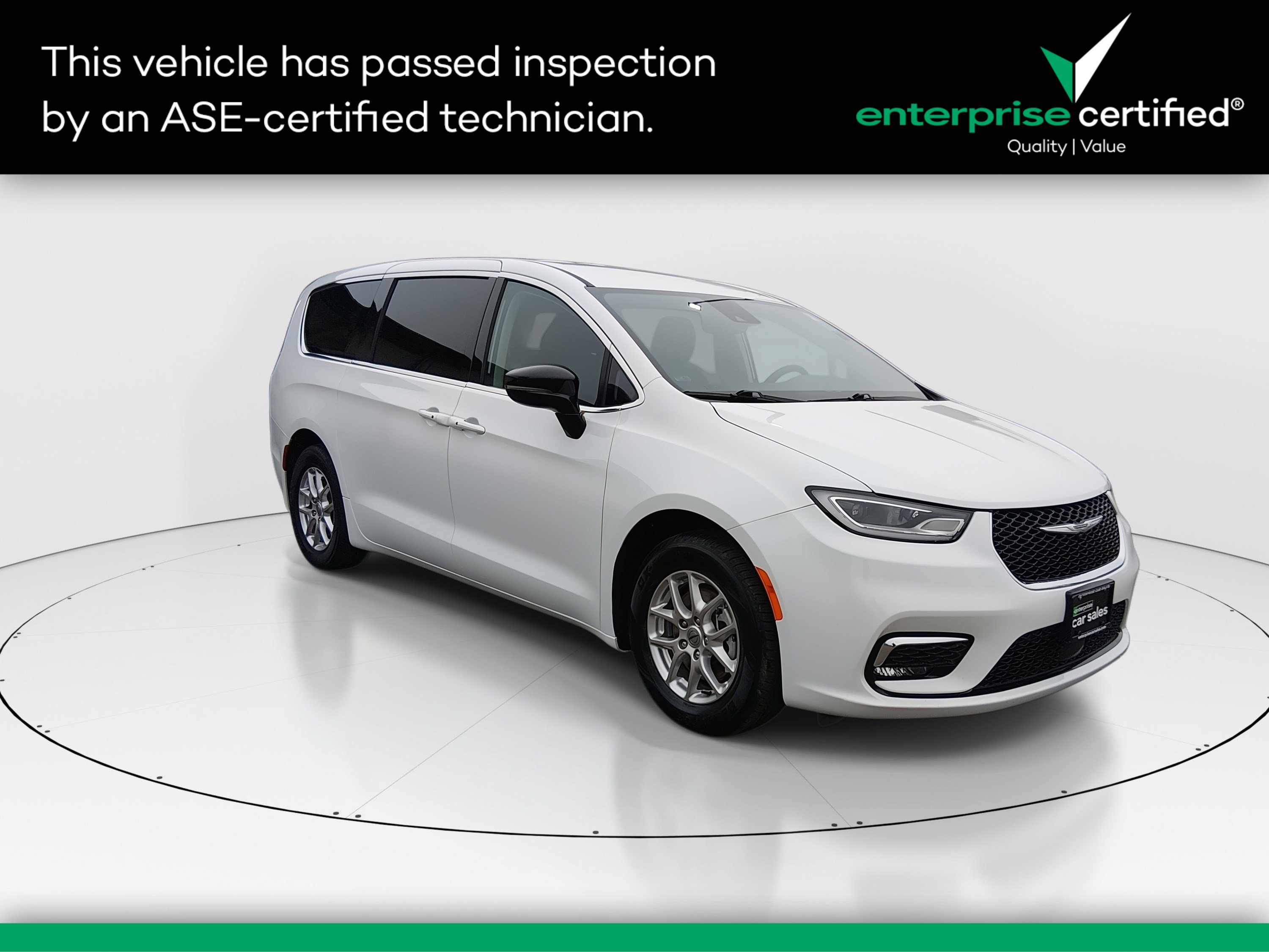 2024 Chrysler Pacifica Touring L's photo