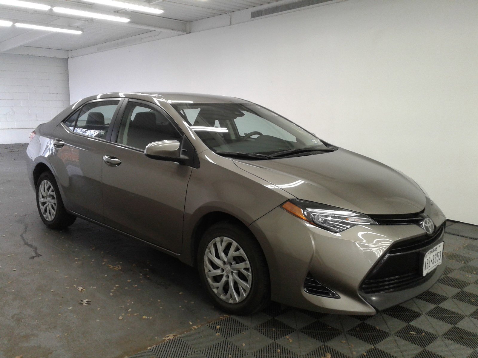 Used 2018 Toyota Corolla LE CVT