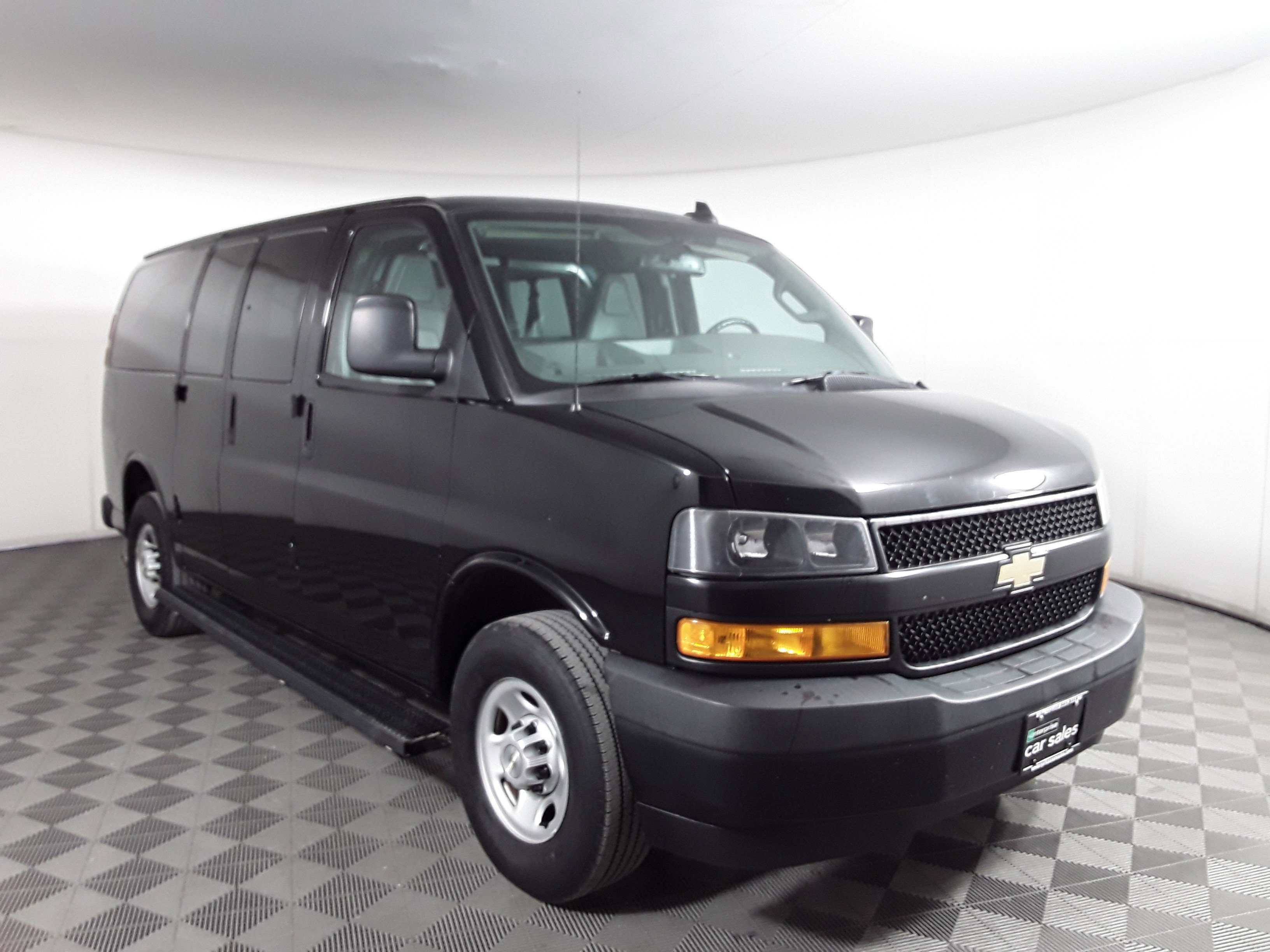 2020 Chevrolet Express Passenger RWD 2500 135