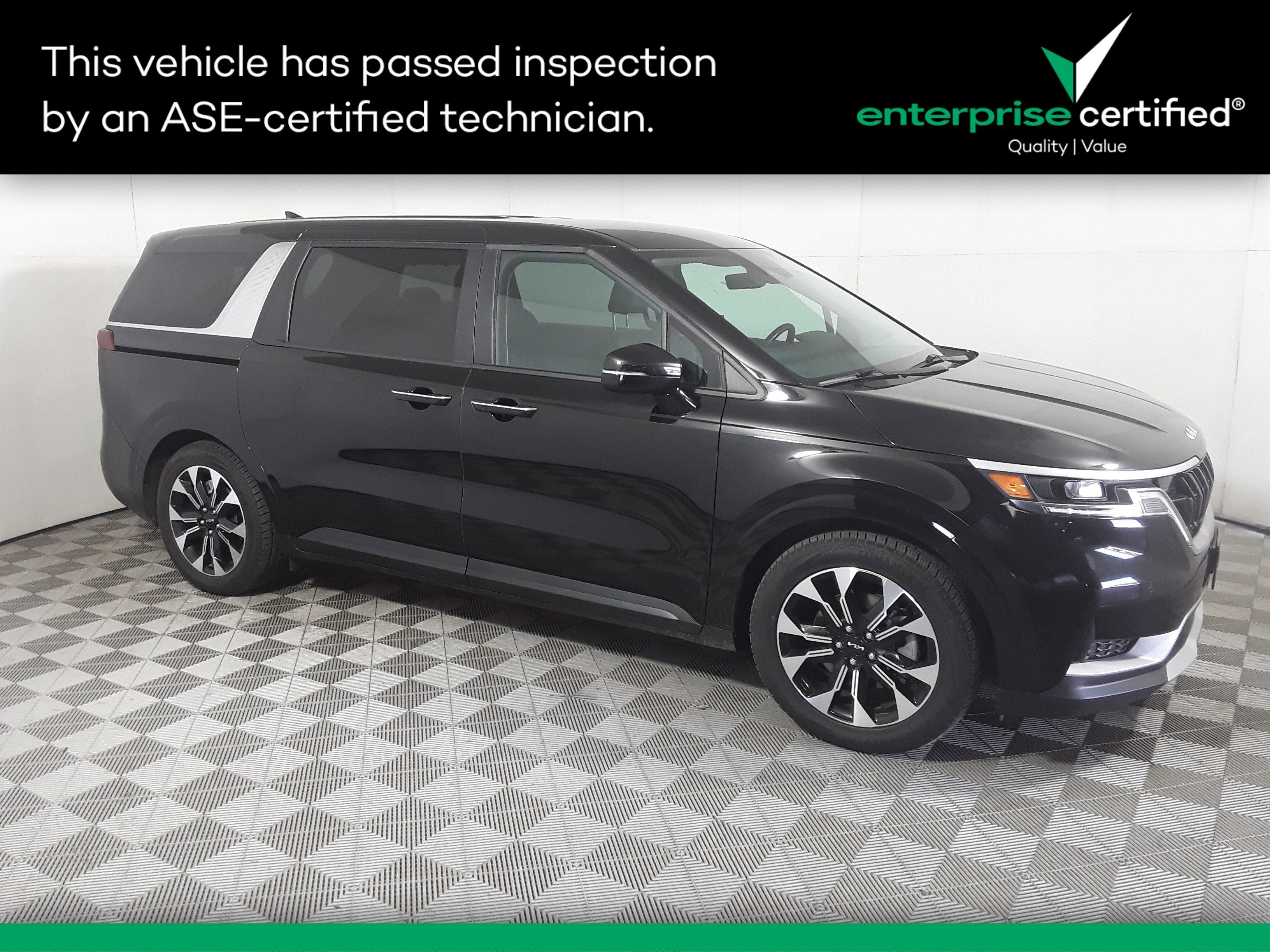 Used 2023 Kia Carnival EX FWD