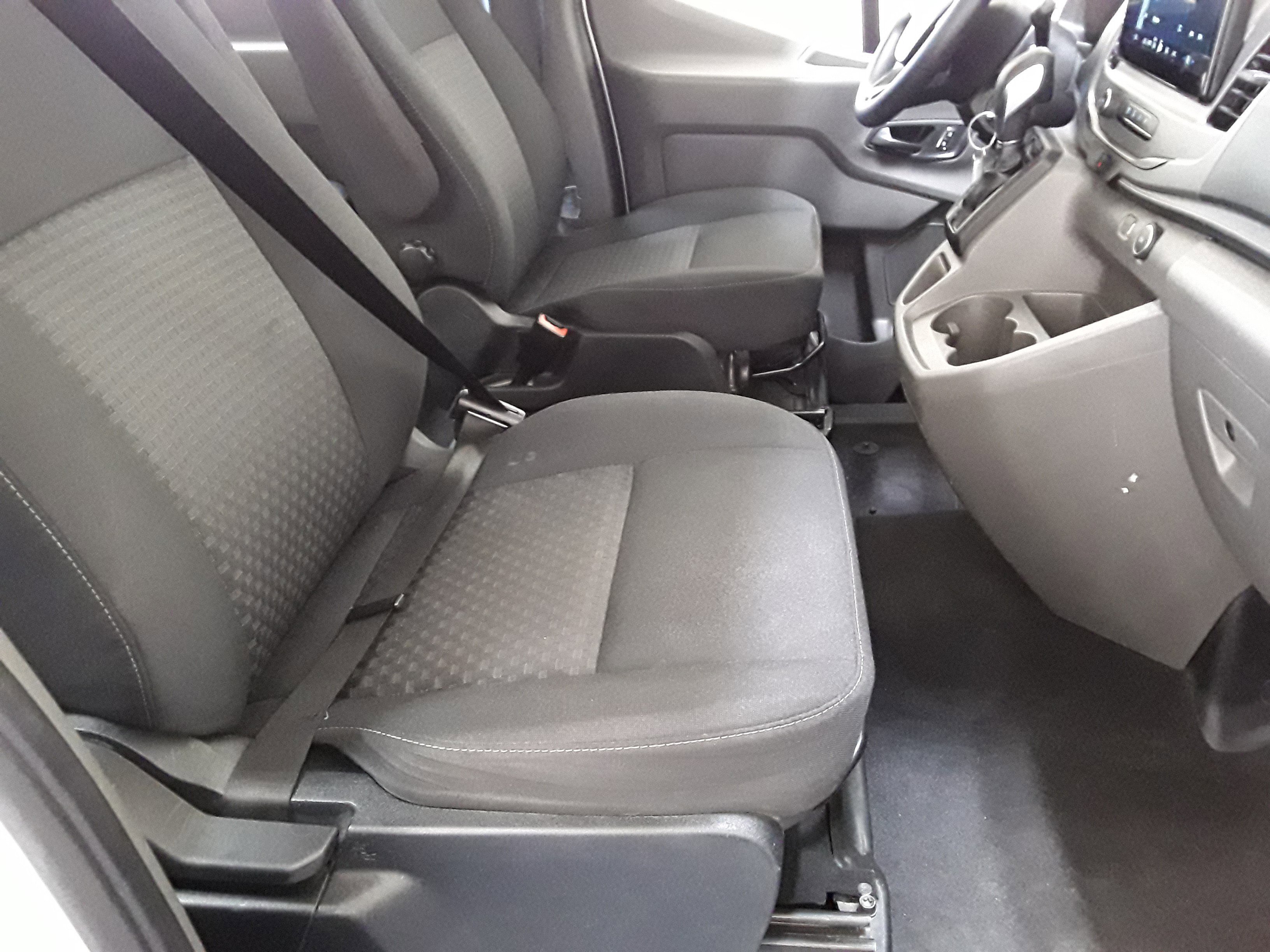 Image of Used 2022 Ford Transit Passenger Wagon T-350 148" Low Roof XLT RWD