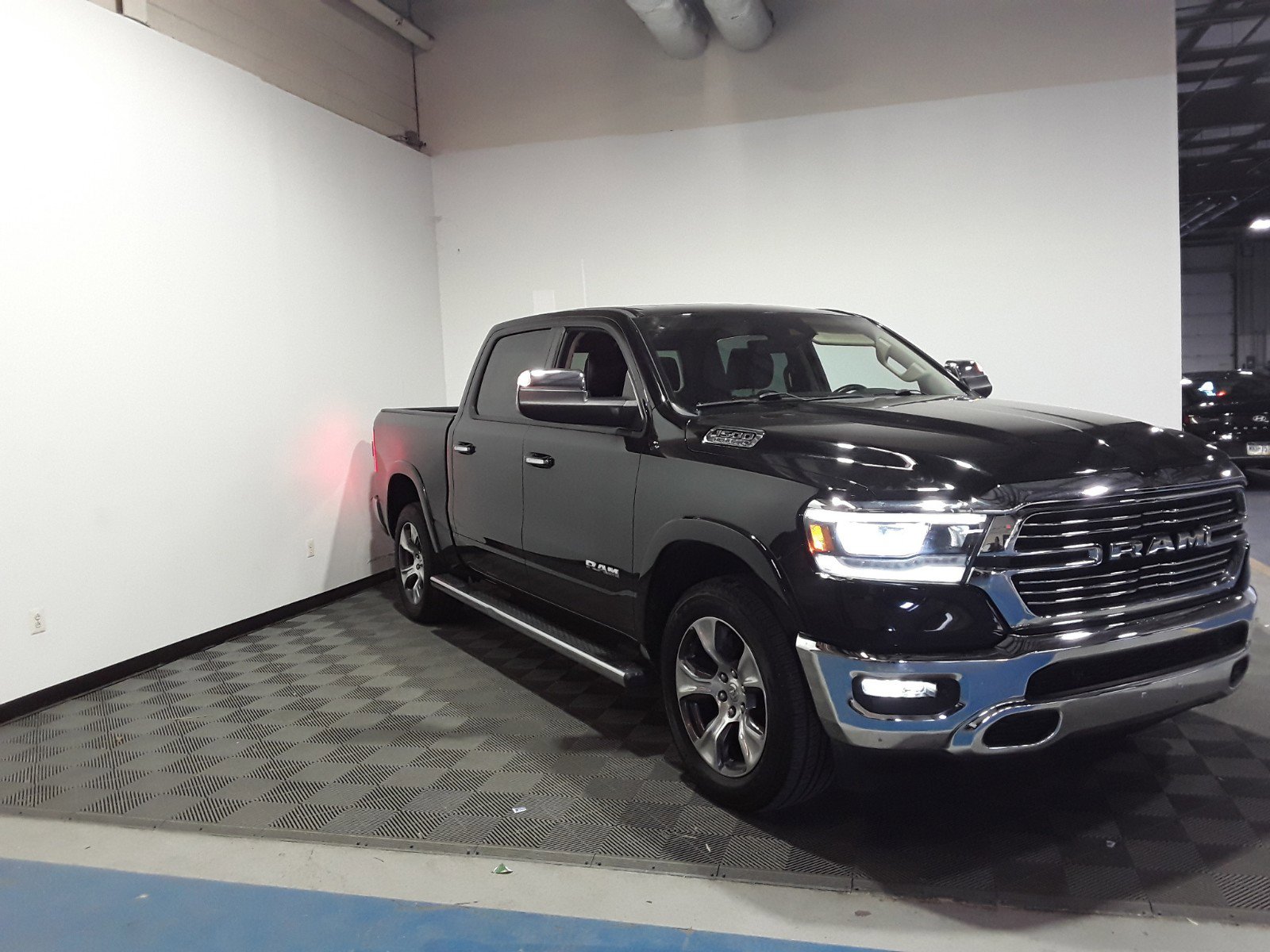 2021 Ram 1500 Laramie 4x4 Crew Cab 5'7