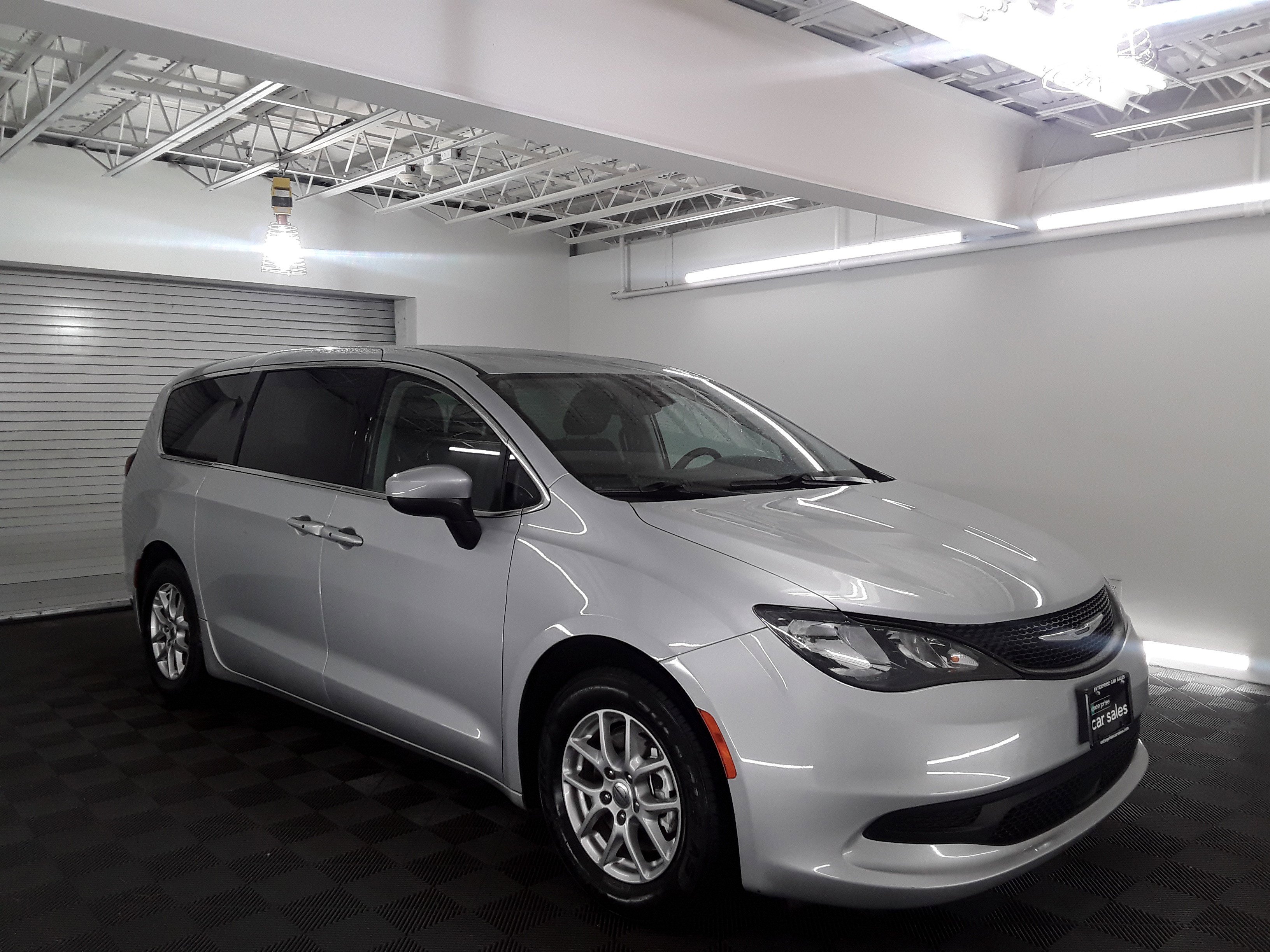 2023 Chrysler Voyager LX FWD