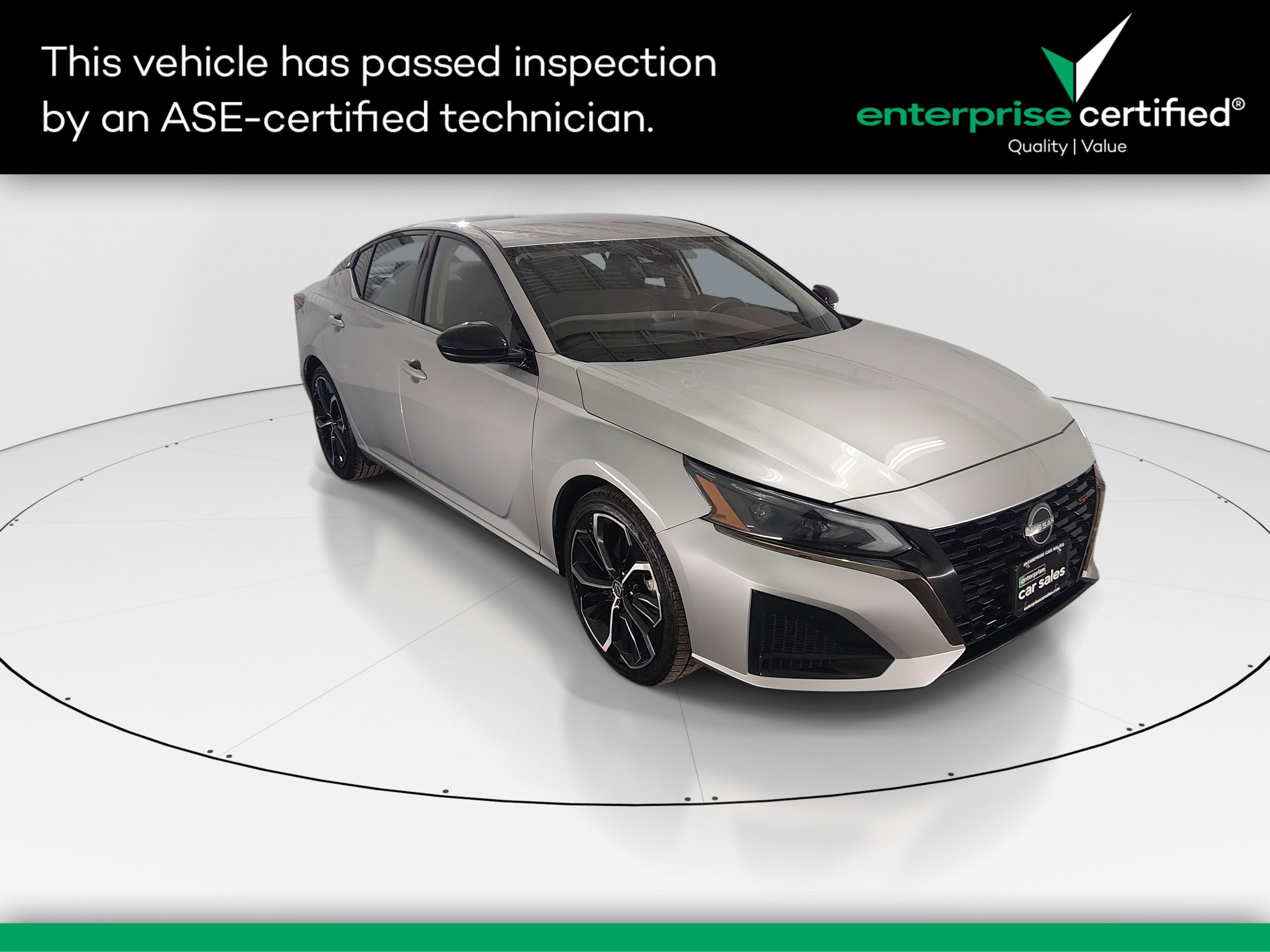 2023 Nissan Altima SR's photo