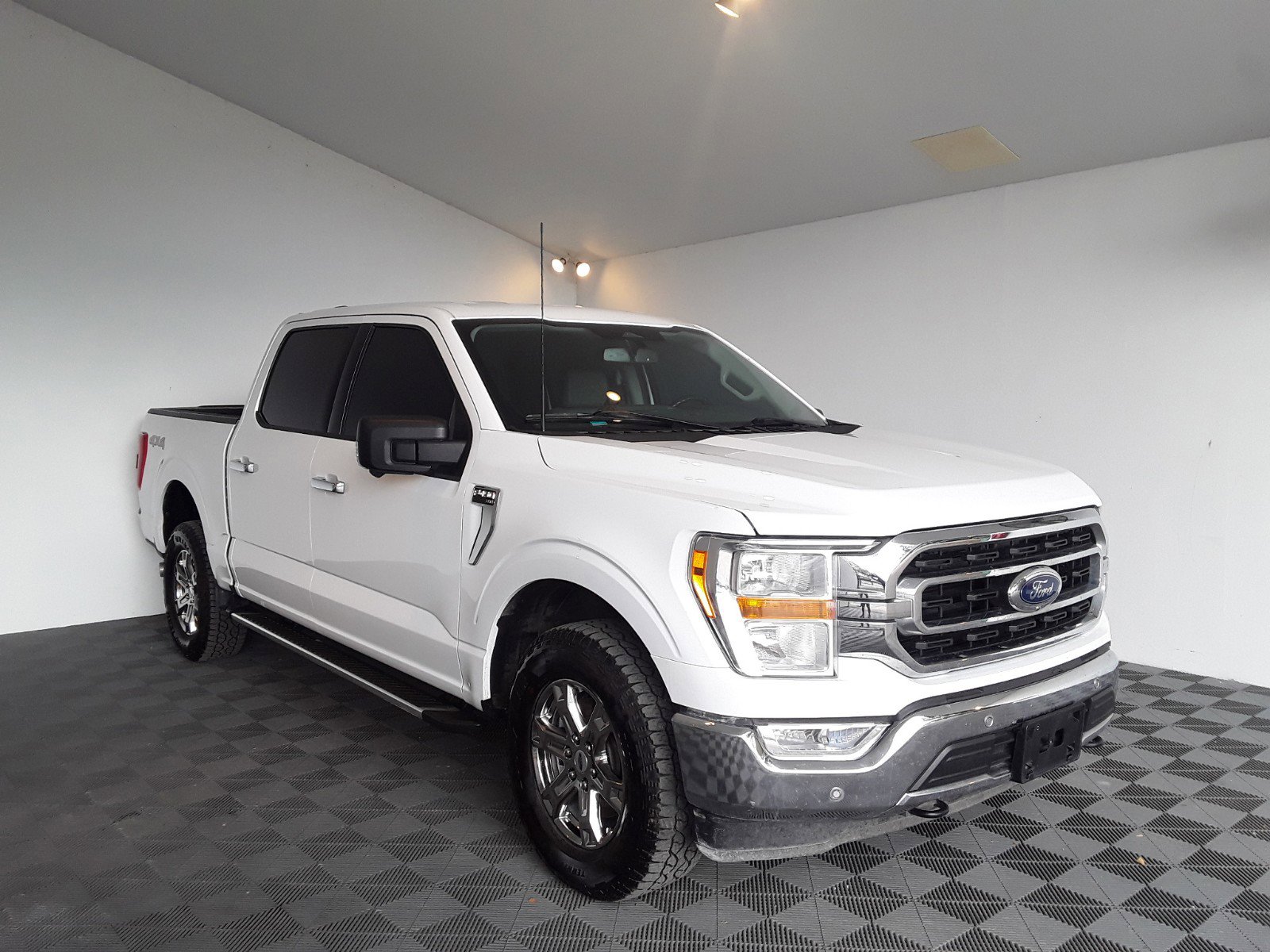 2023 Ford F-150 XLT 4WD SuperCrew 5.5' Box