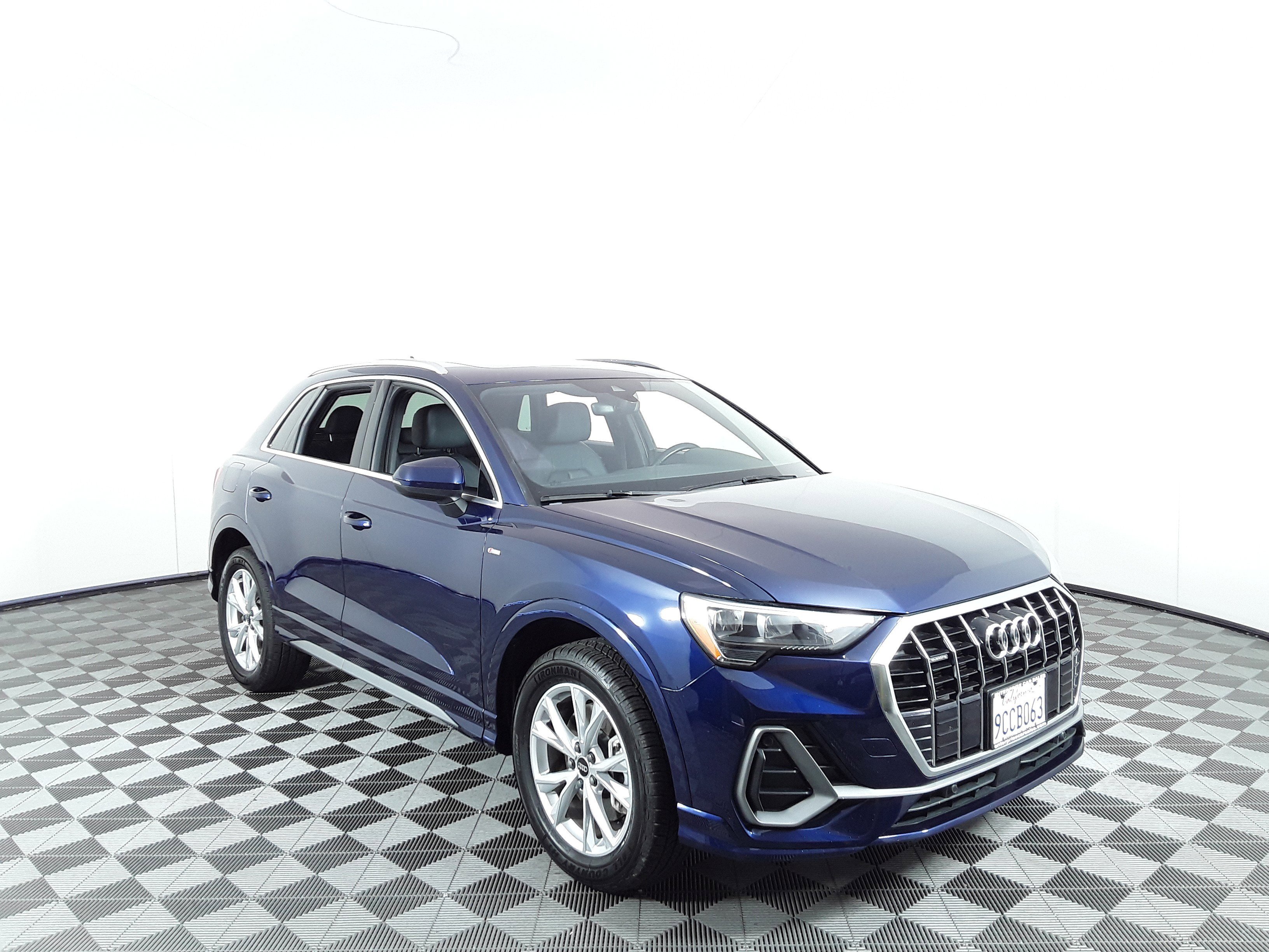 2022 Audi Q3 S line Premium 45 TFSI quattro