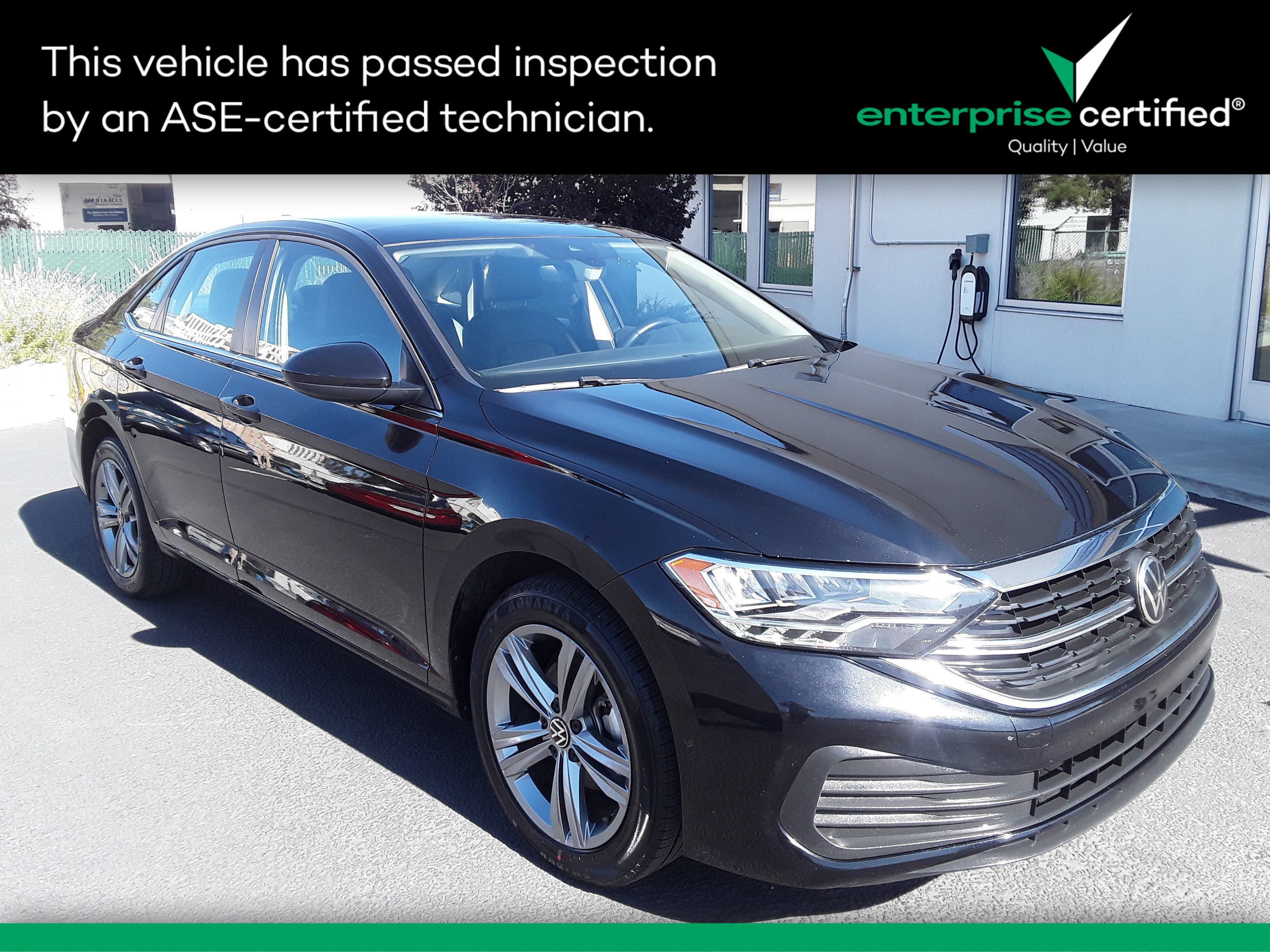 Used 2024 Volkswagen Jetta SE Auto