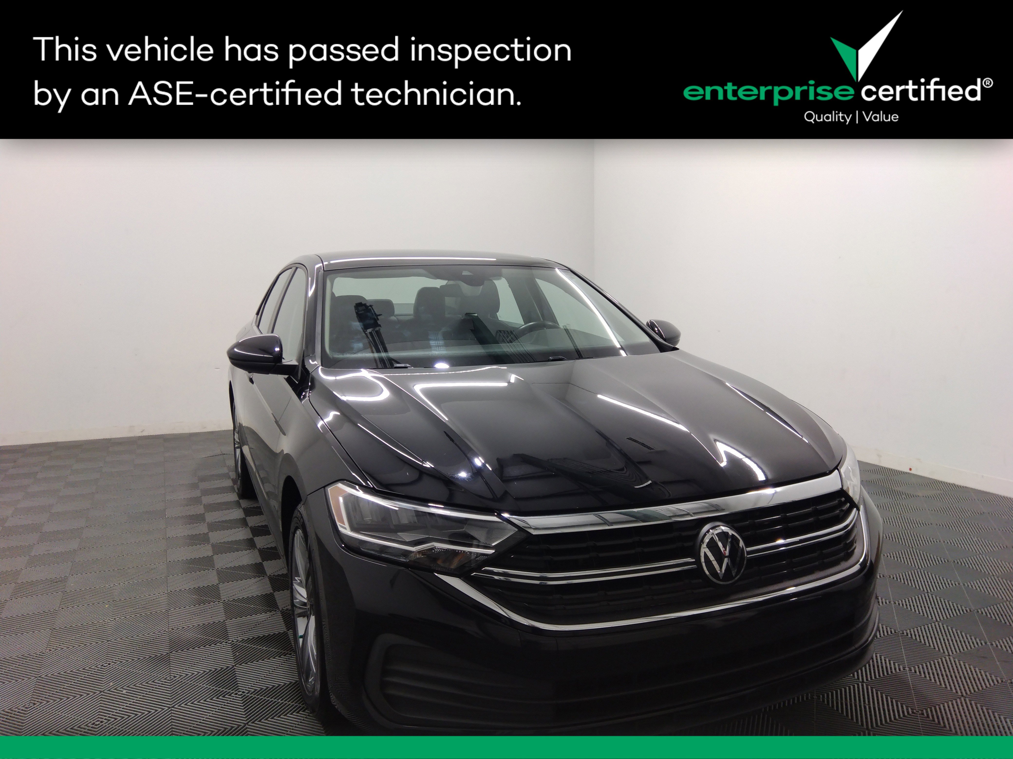 Used 2024 Volkswagen Jetta SE Auto