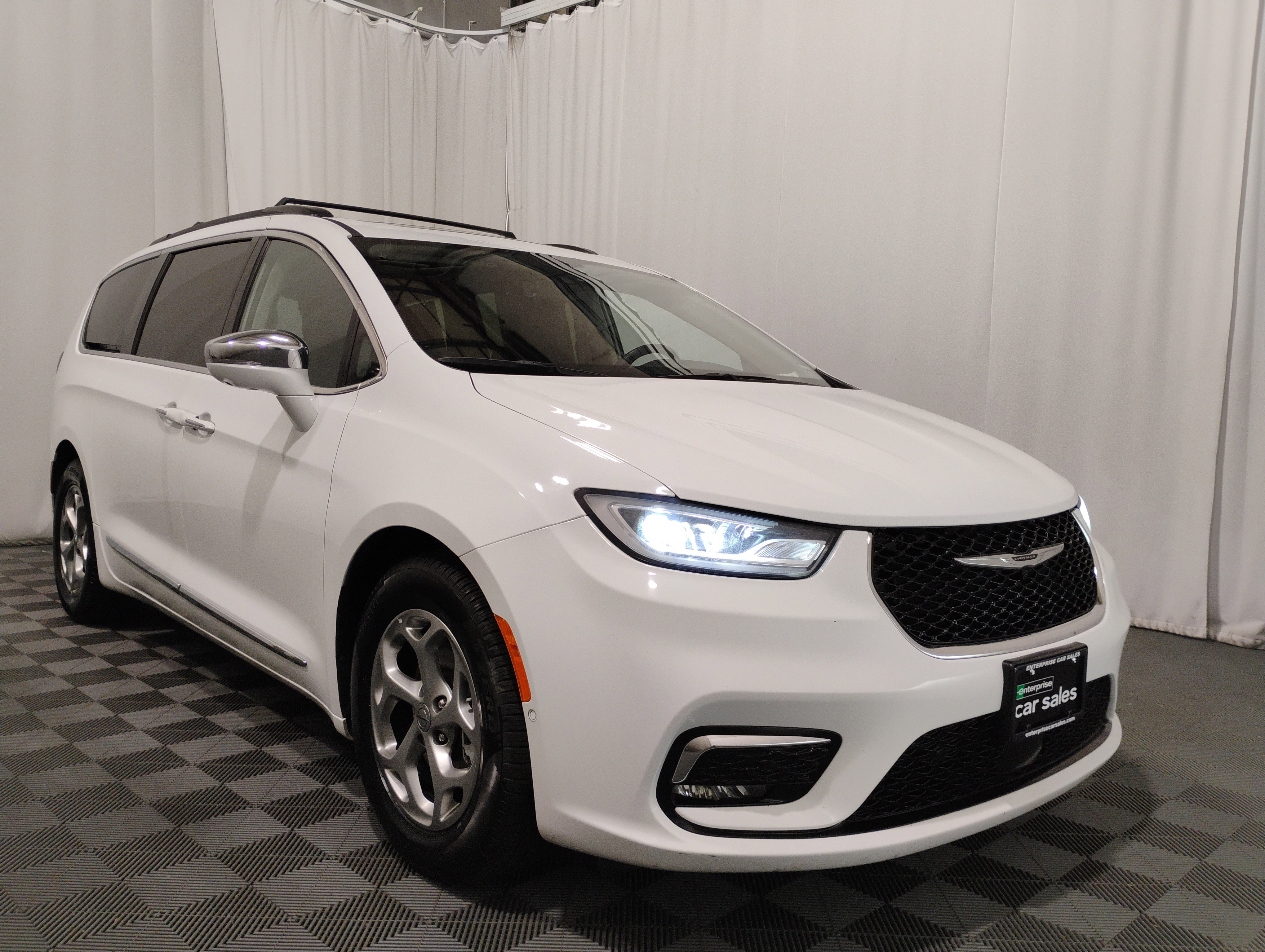 2022 Chrysler Pacifica Limited FWD