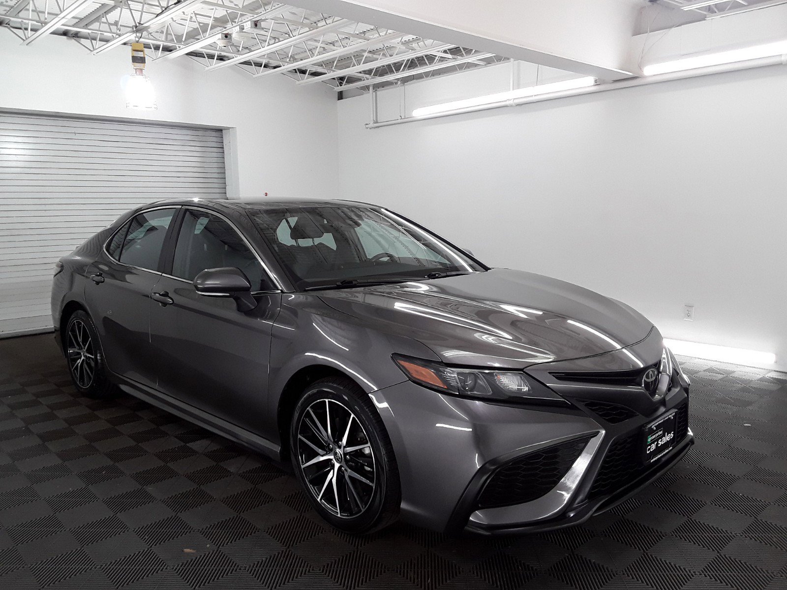 2022 Toyota Camry SE Auto