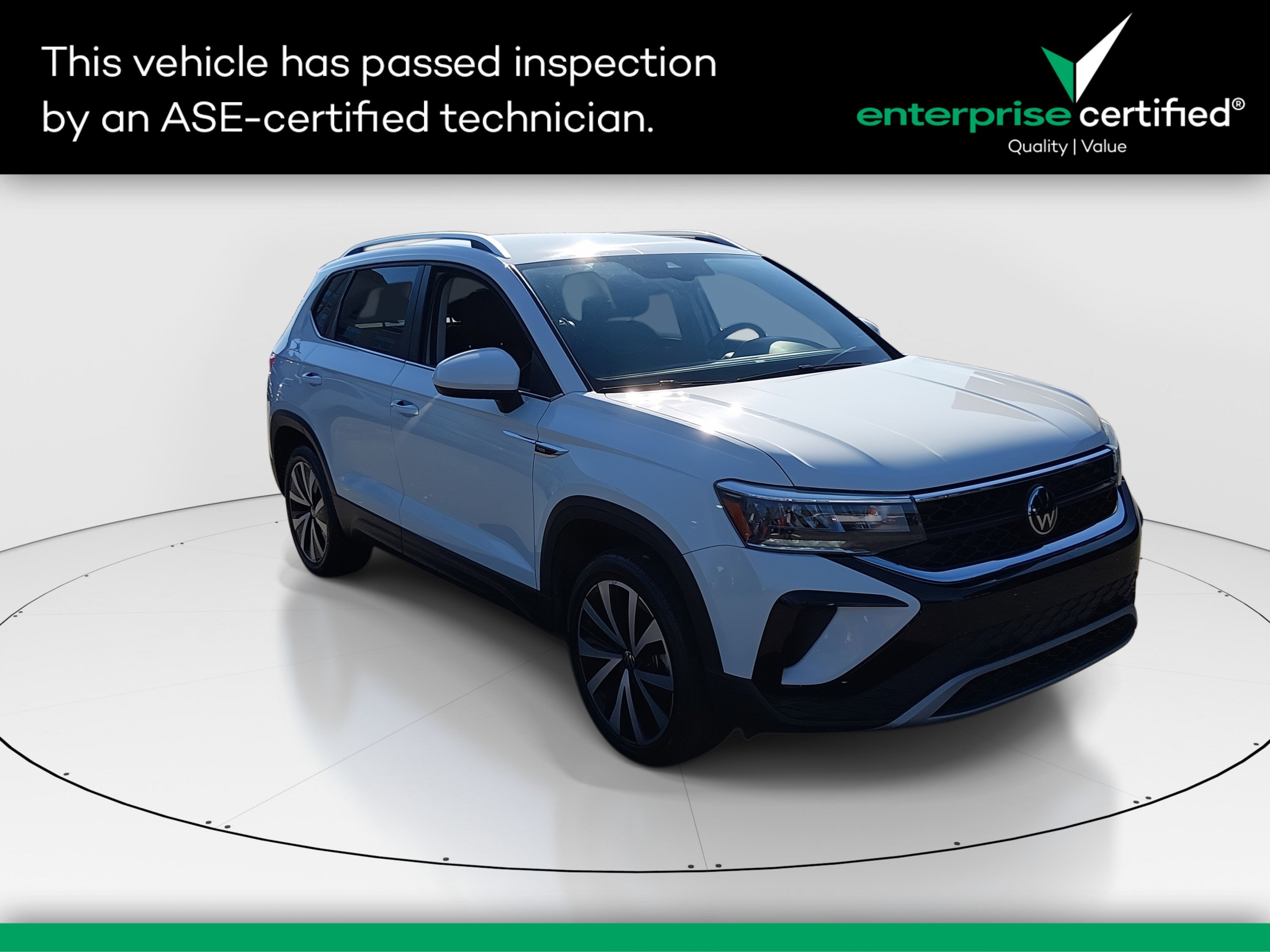 2024 Volkswagen Taos SE's photo