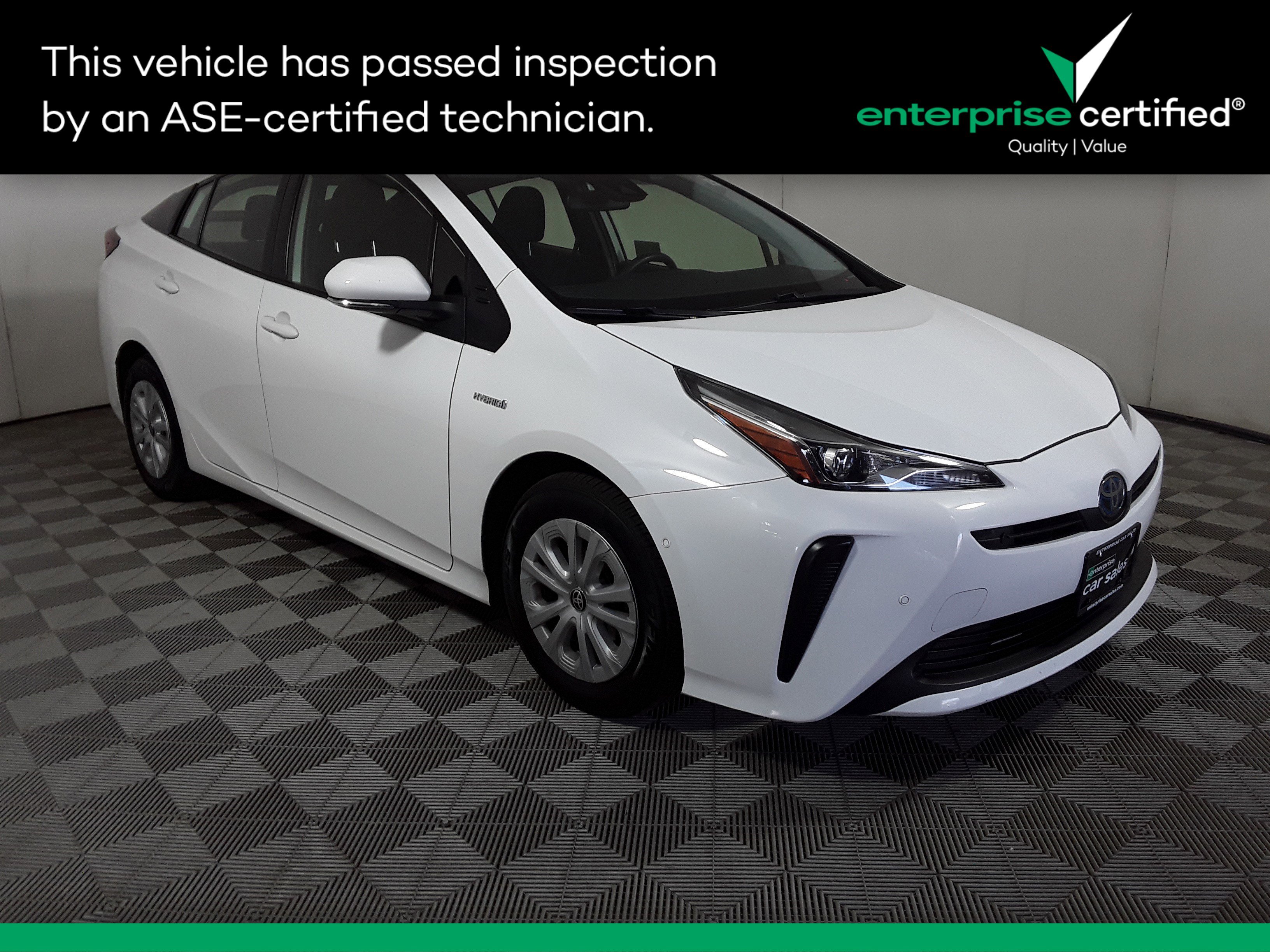 2022 Toyota Prius LE