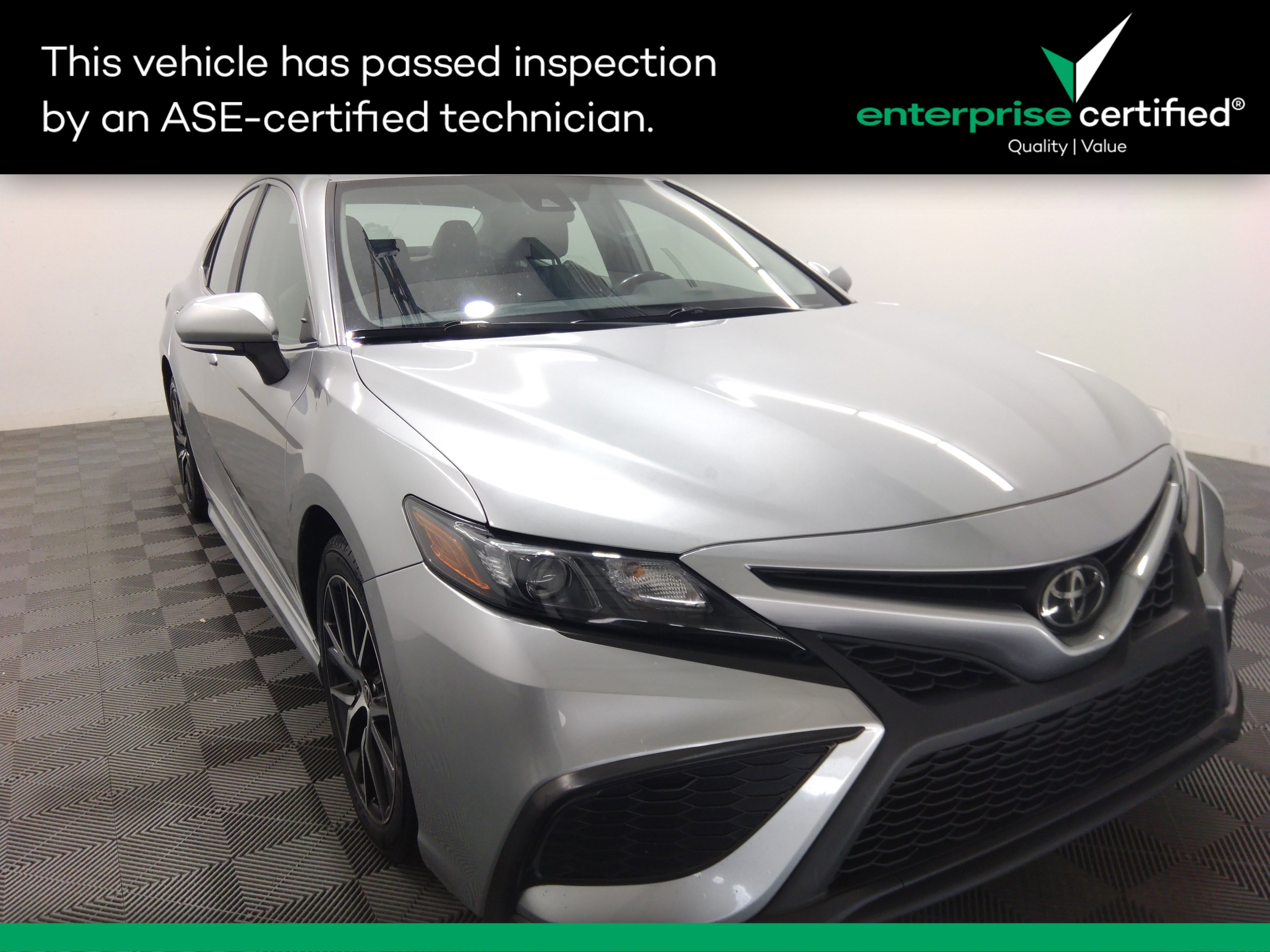 2022 Toyota Camry SE Auto