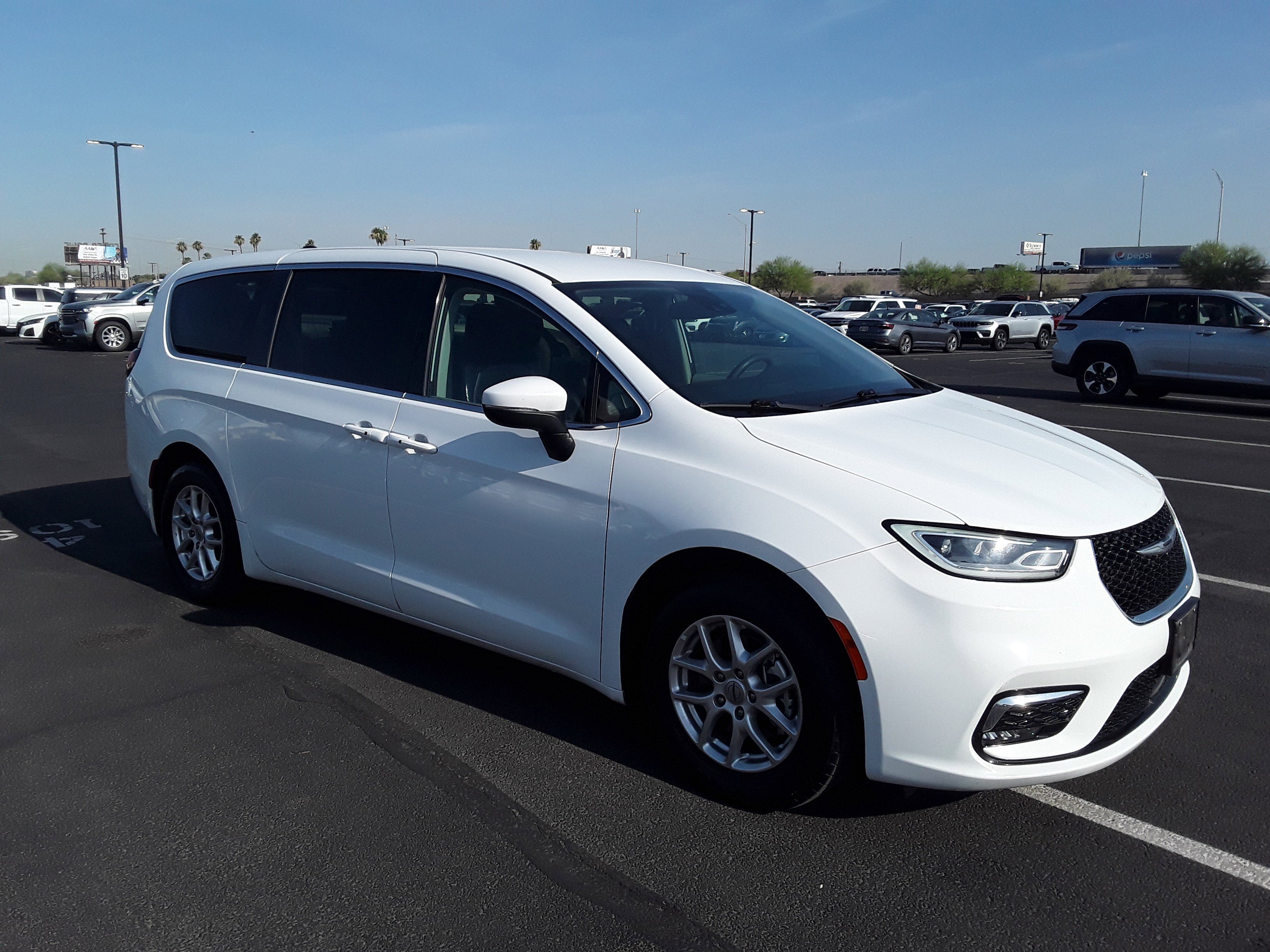 2023 Chrysler Pacifica Touring L FWD