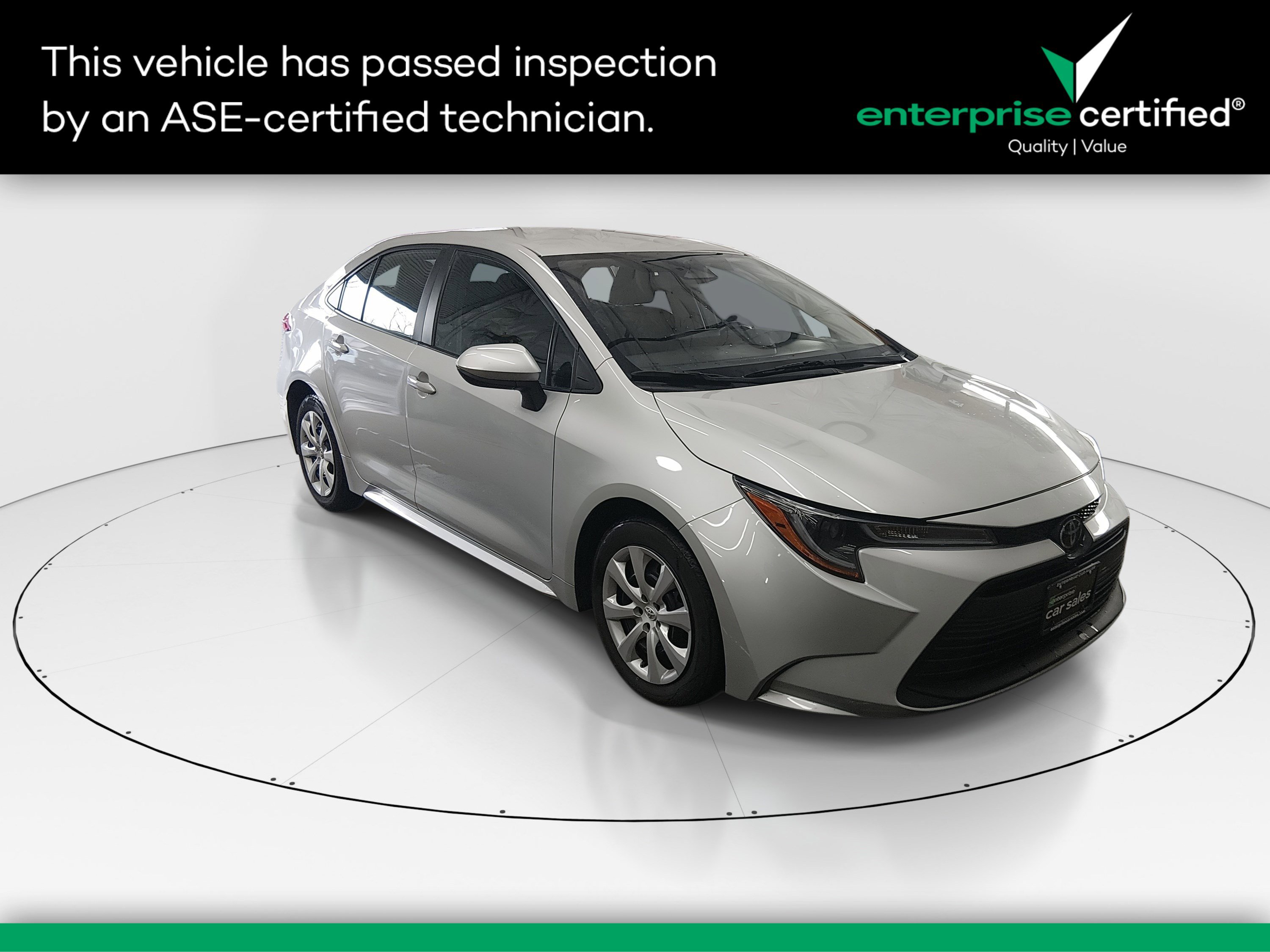 2024 Toyota Corolla LE's photo