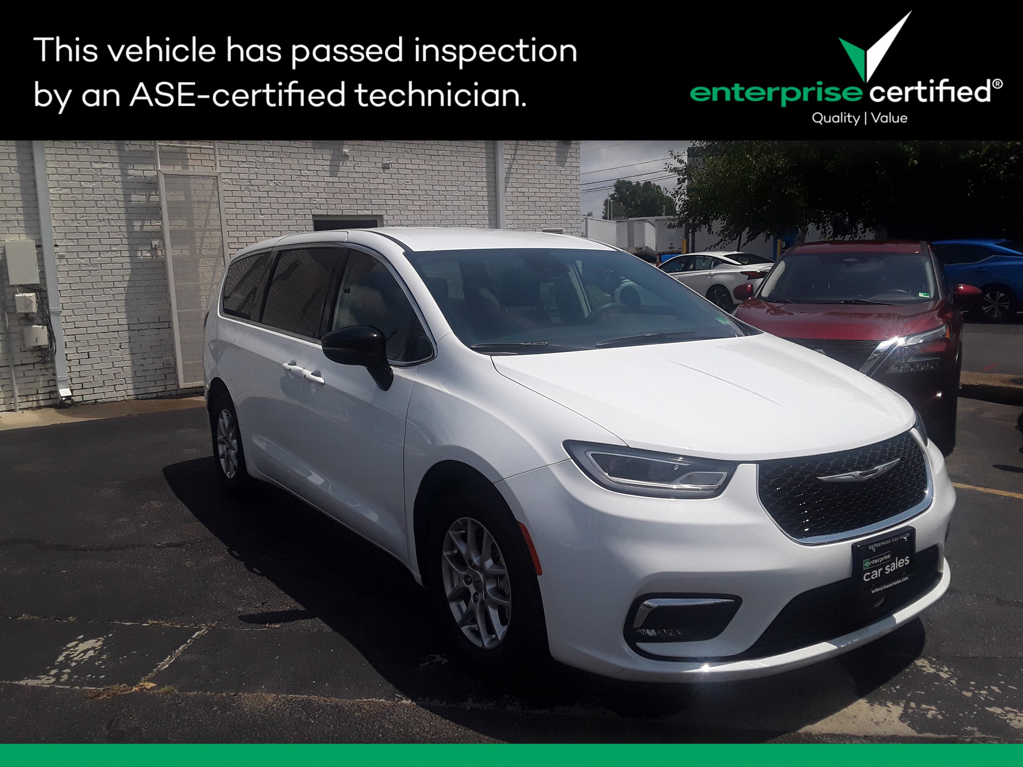 Used 2024 Chrysler Pacifica Touring L FWD