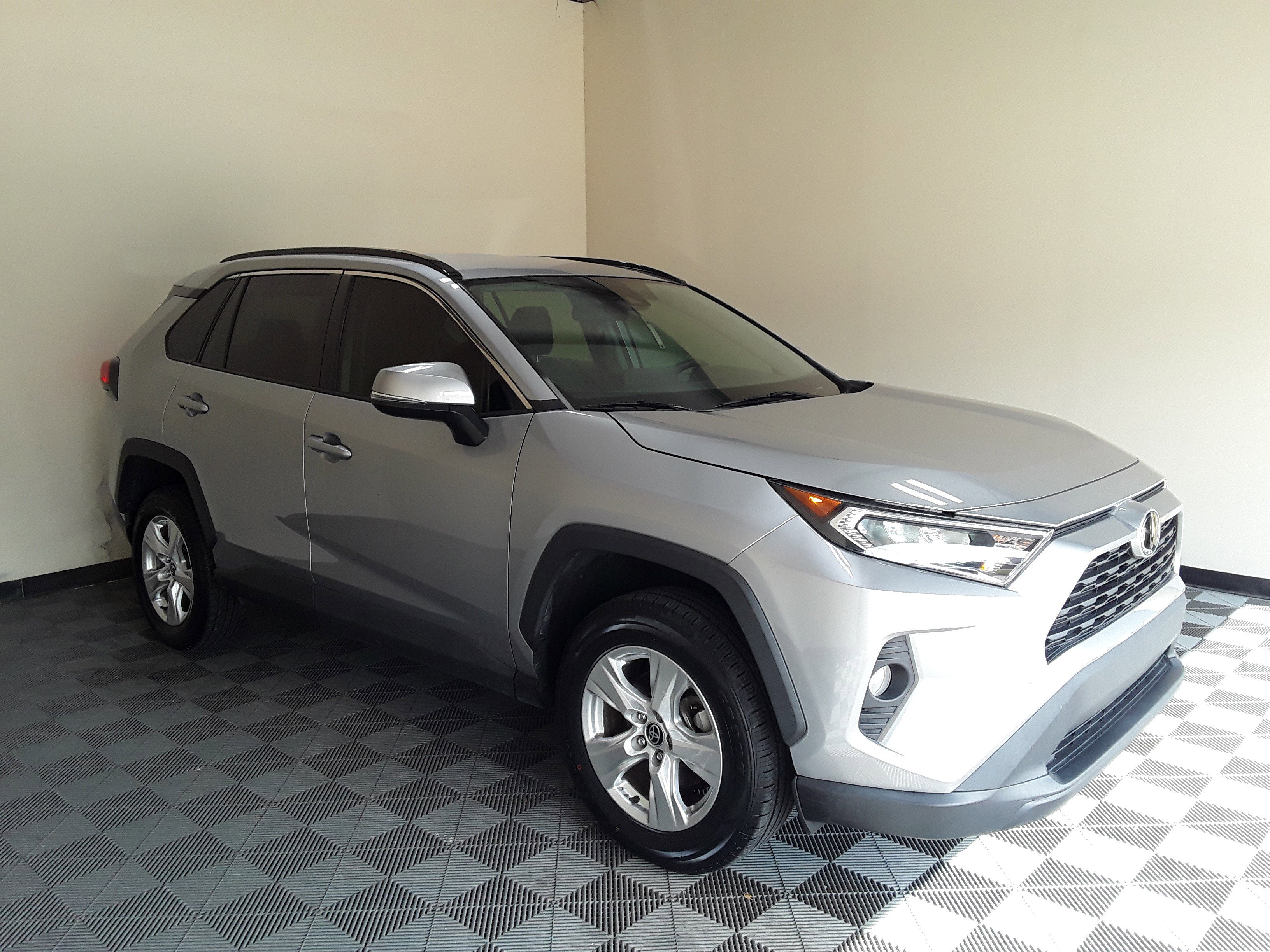 2021 Toyota RAV4 XLE FWD