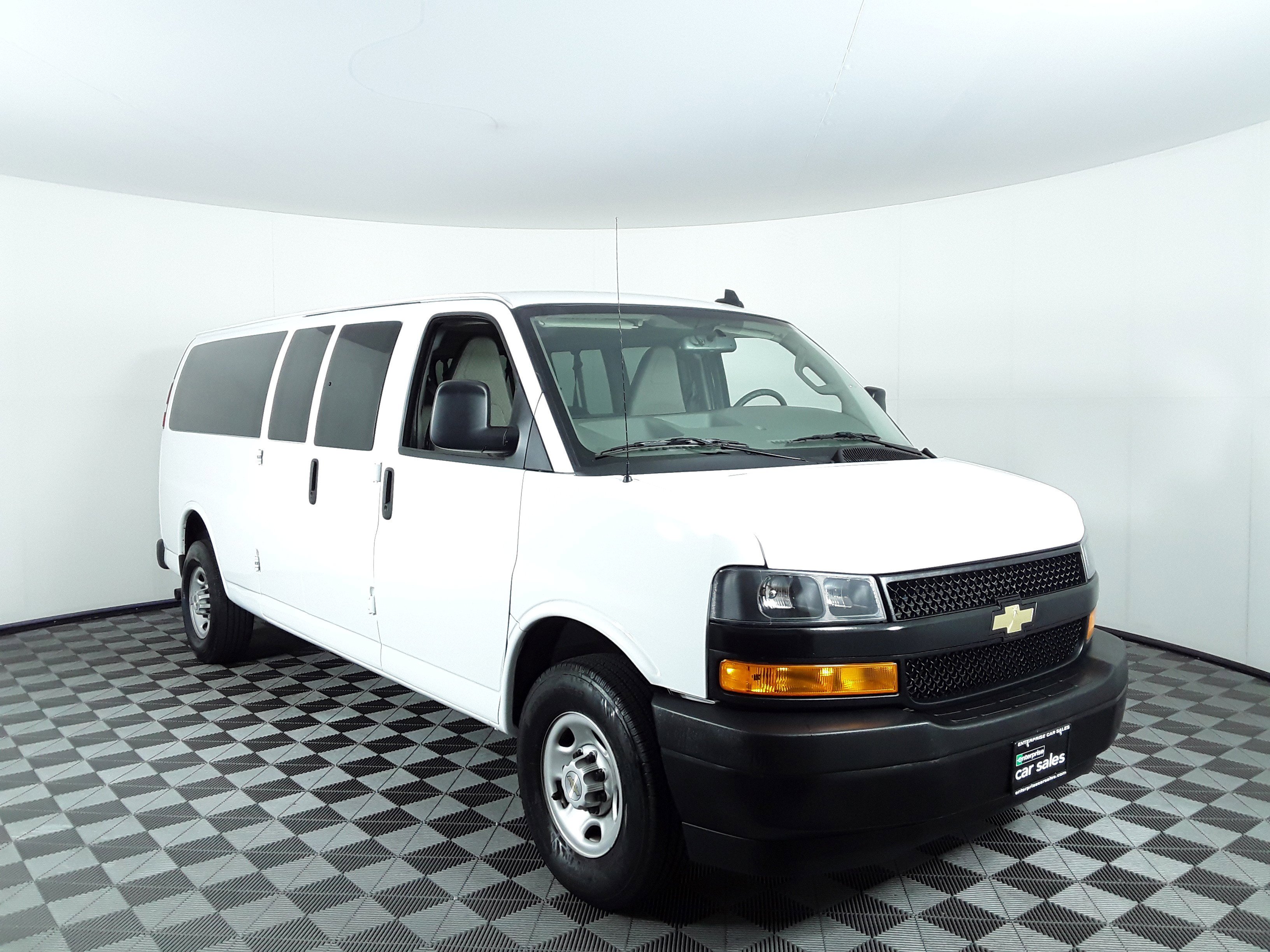 2023 Chevrolet Express Passenger RWD 3500 155