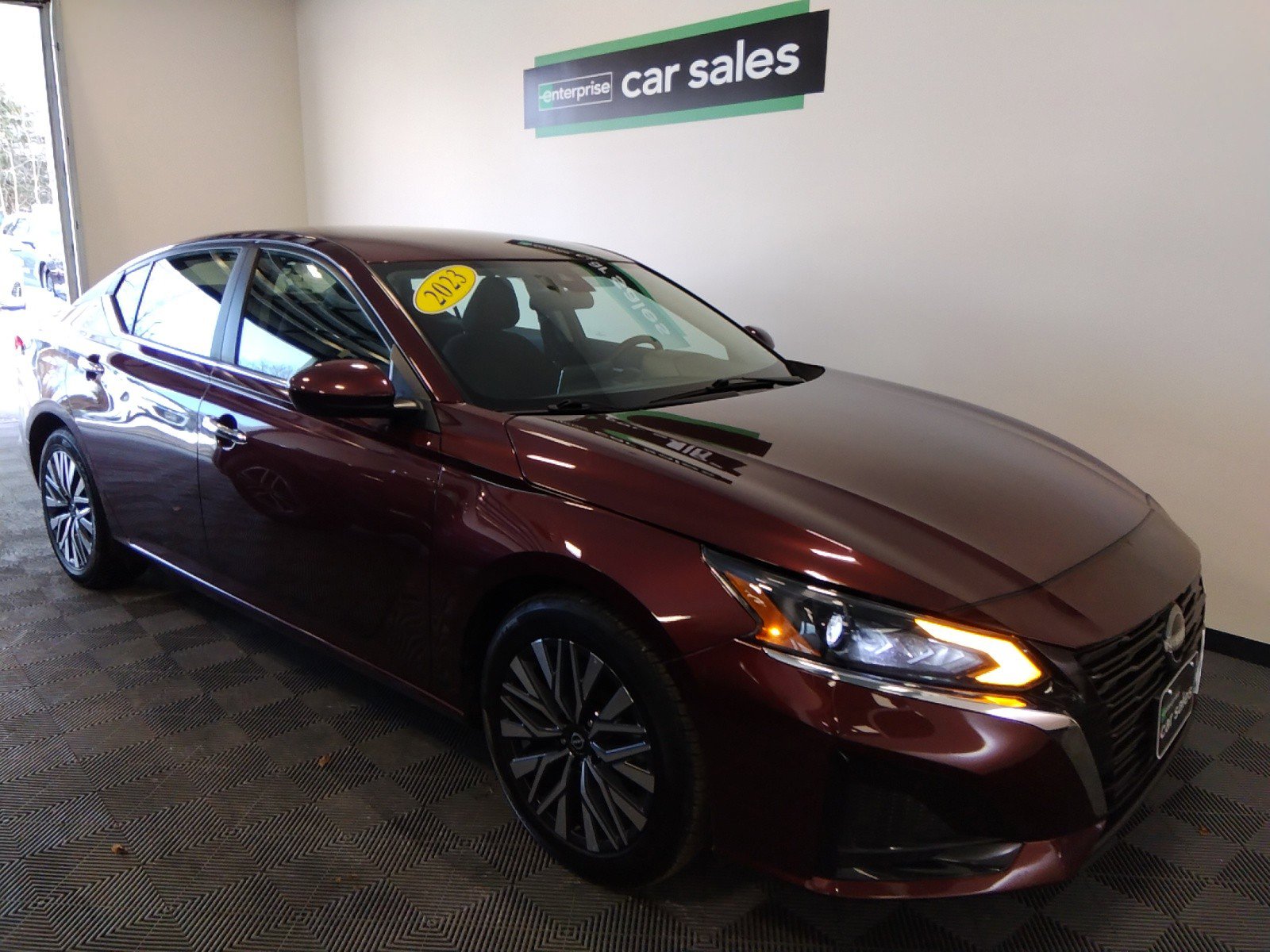 2023 Nissan Altima 2.5 SV Sedan