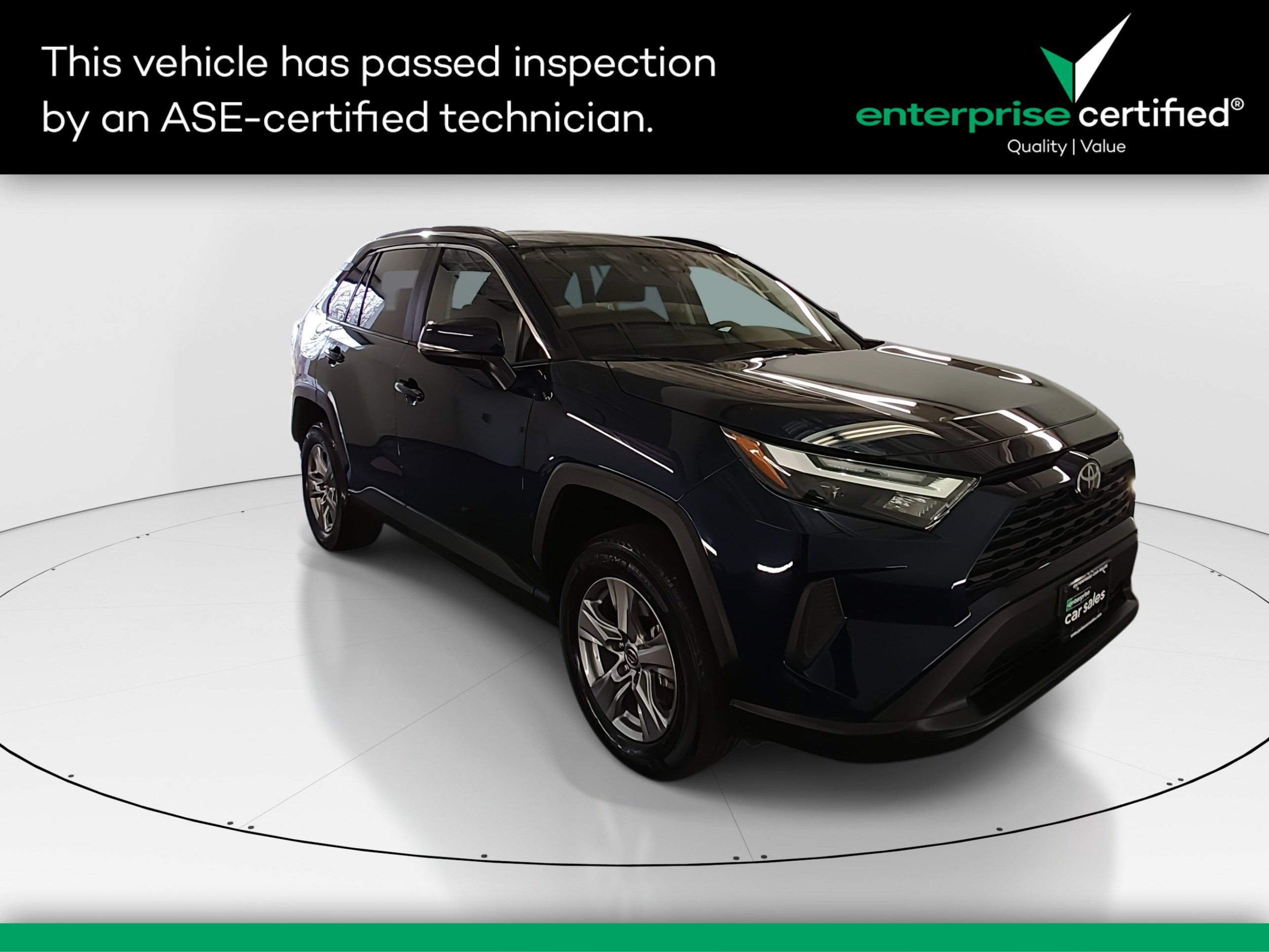 2025 Toyota RAV4 XLE's photo