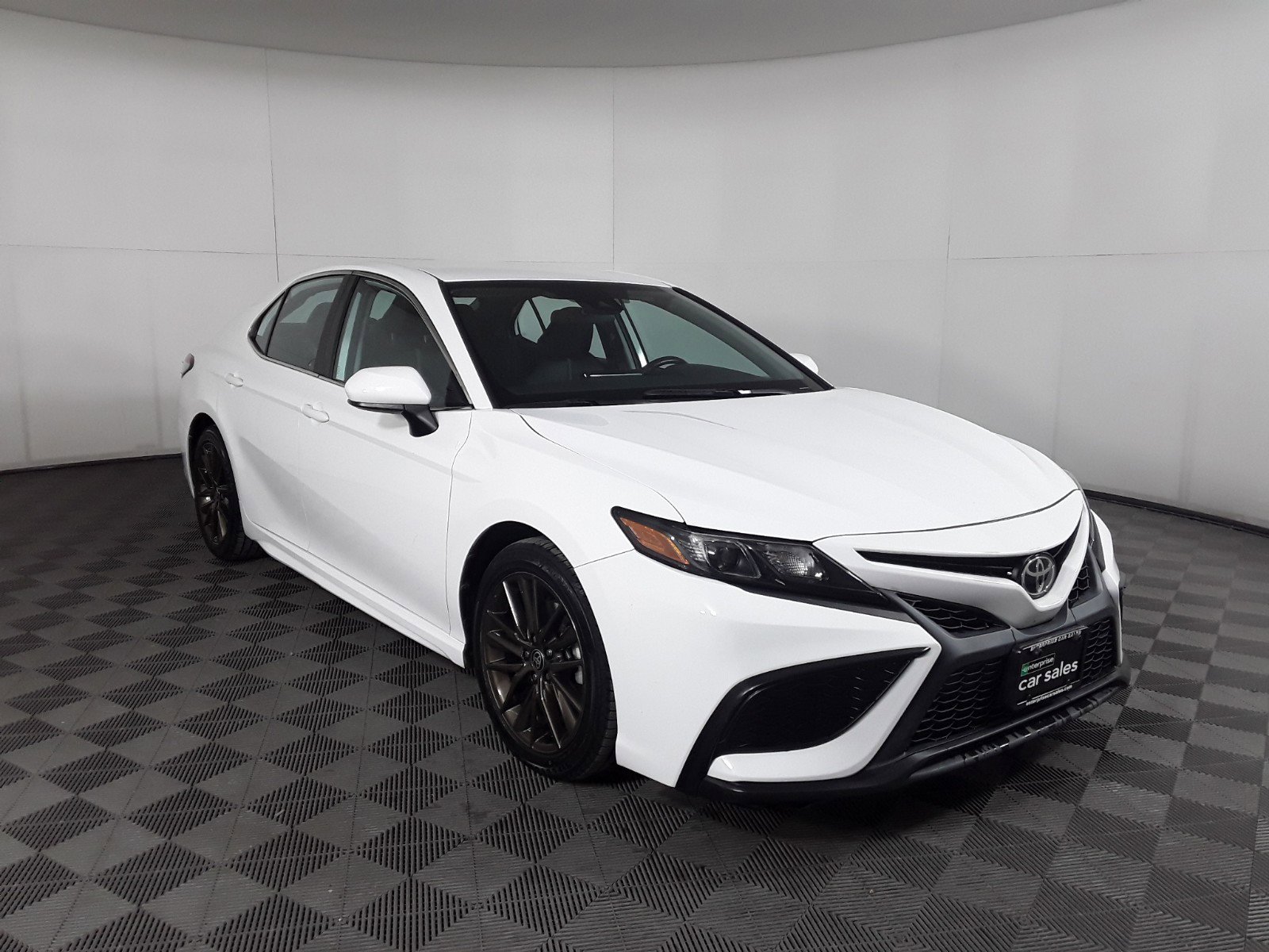 2021 Toyota Camry SE Auto