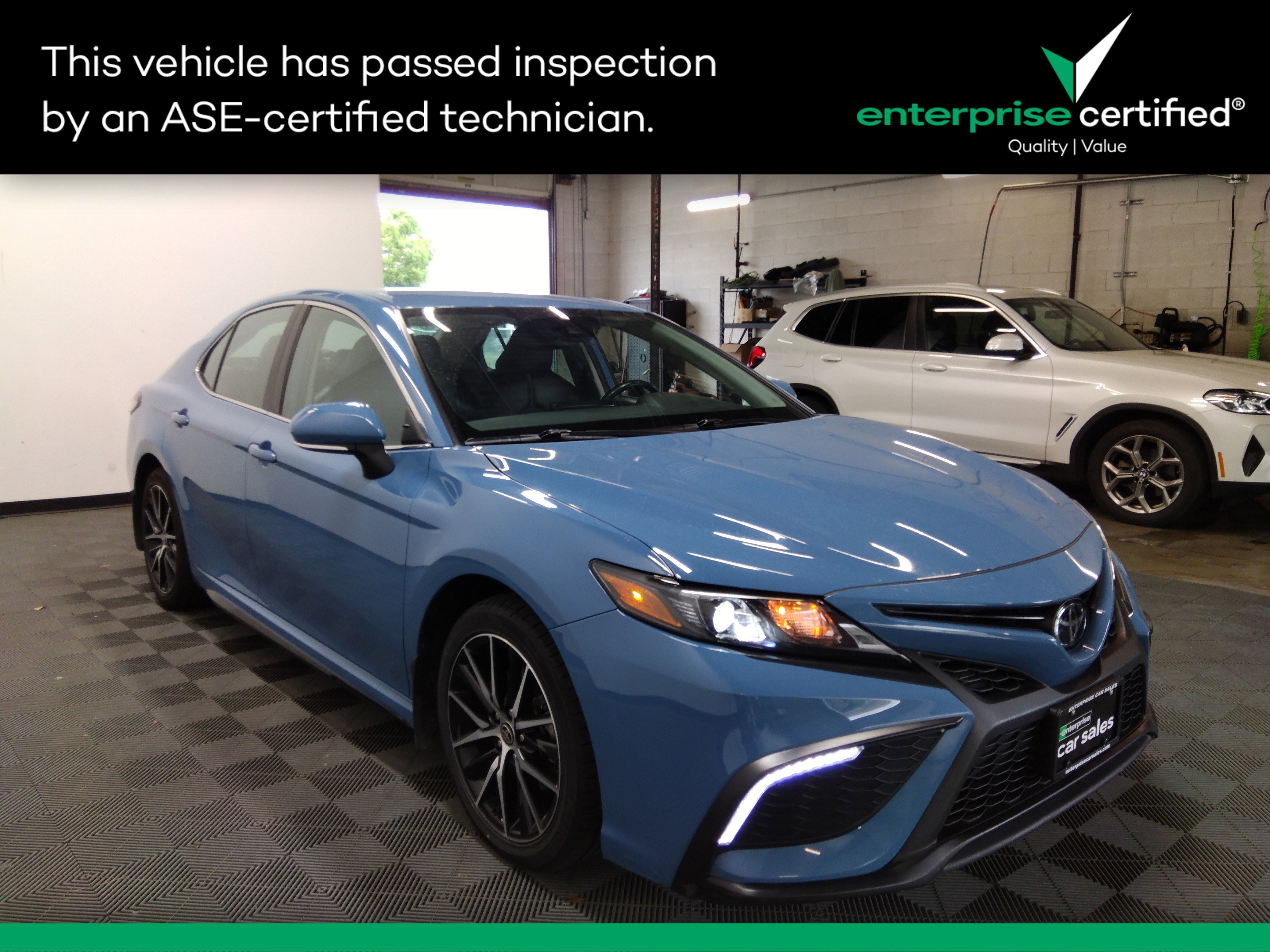 2023 Toyota Camry SE Auto