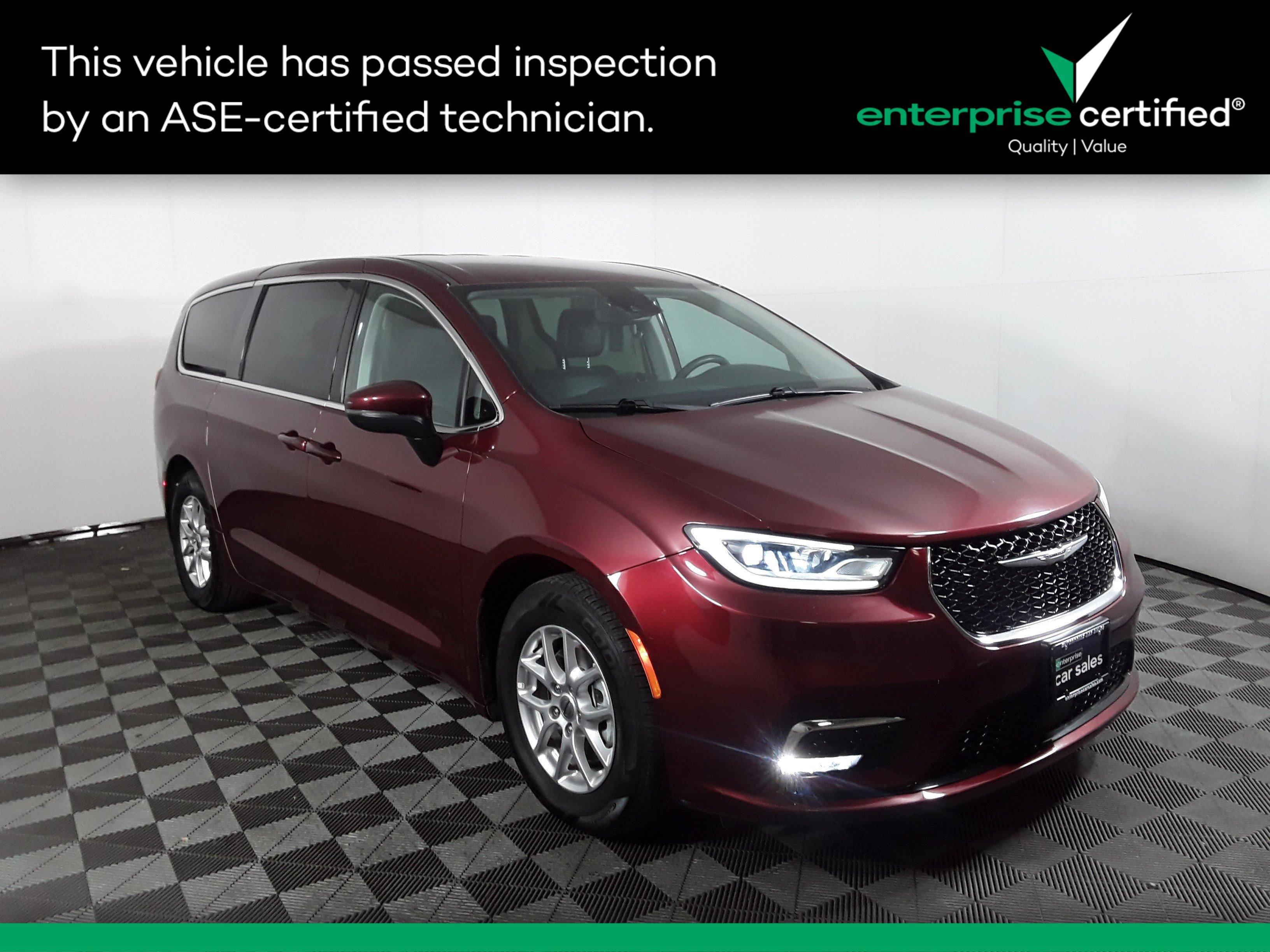 Used 2023 Chrysler Pacifica Touring L FWD