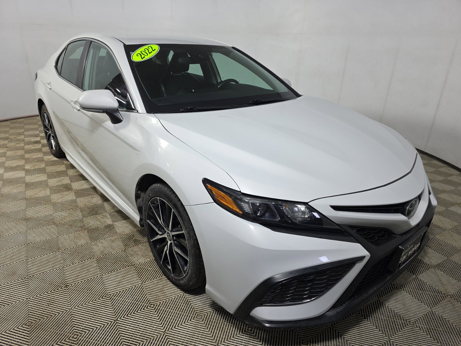 2022 Toyota Camry SE Auto