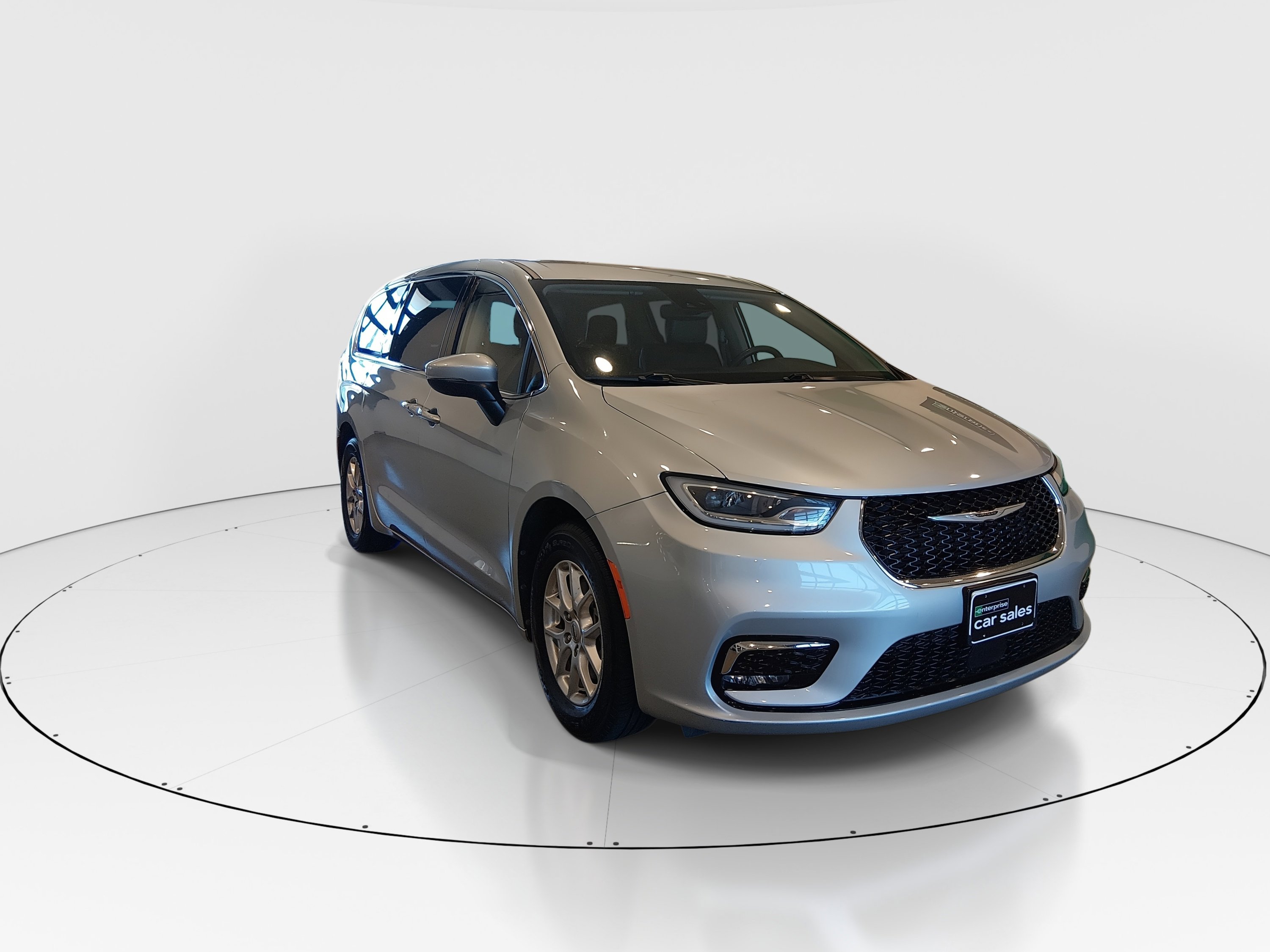 2023 Chrysler Pacifica Touring L's photo