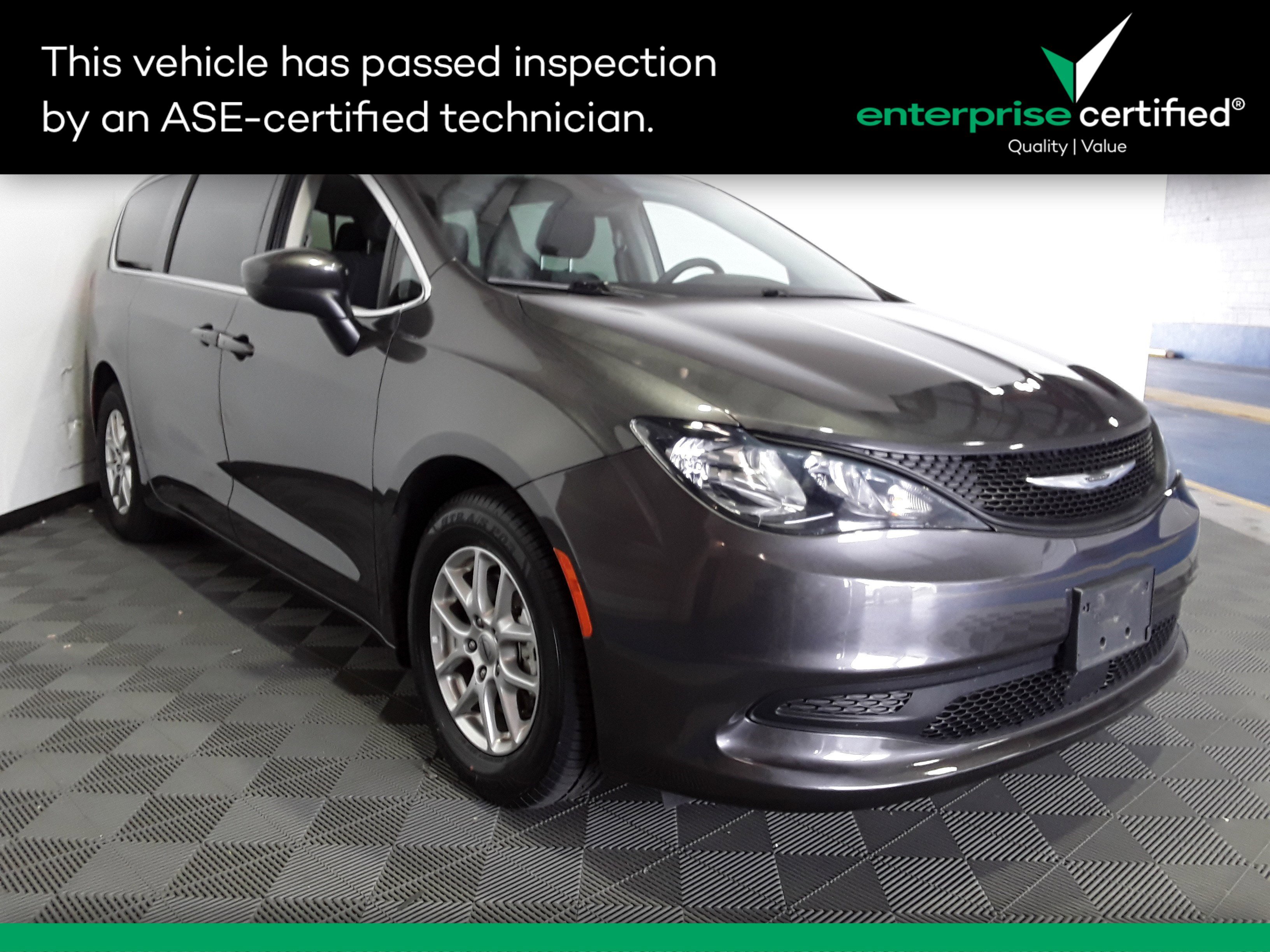 2023 Chrysler Voyager LX FWD