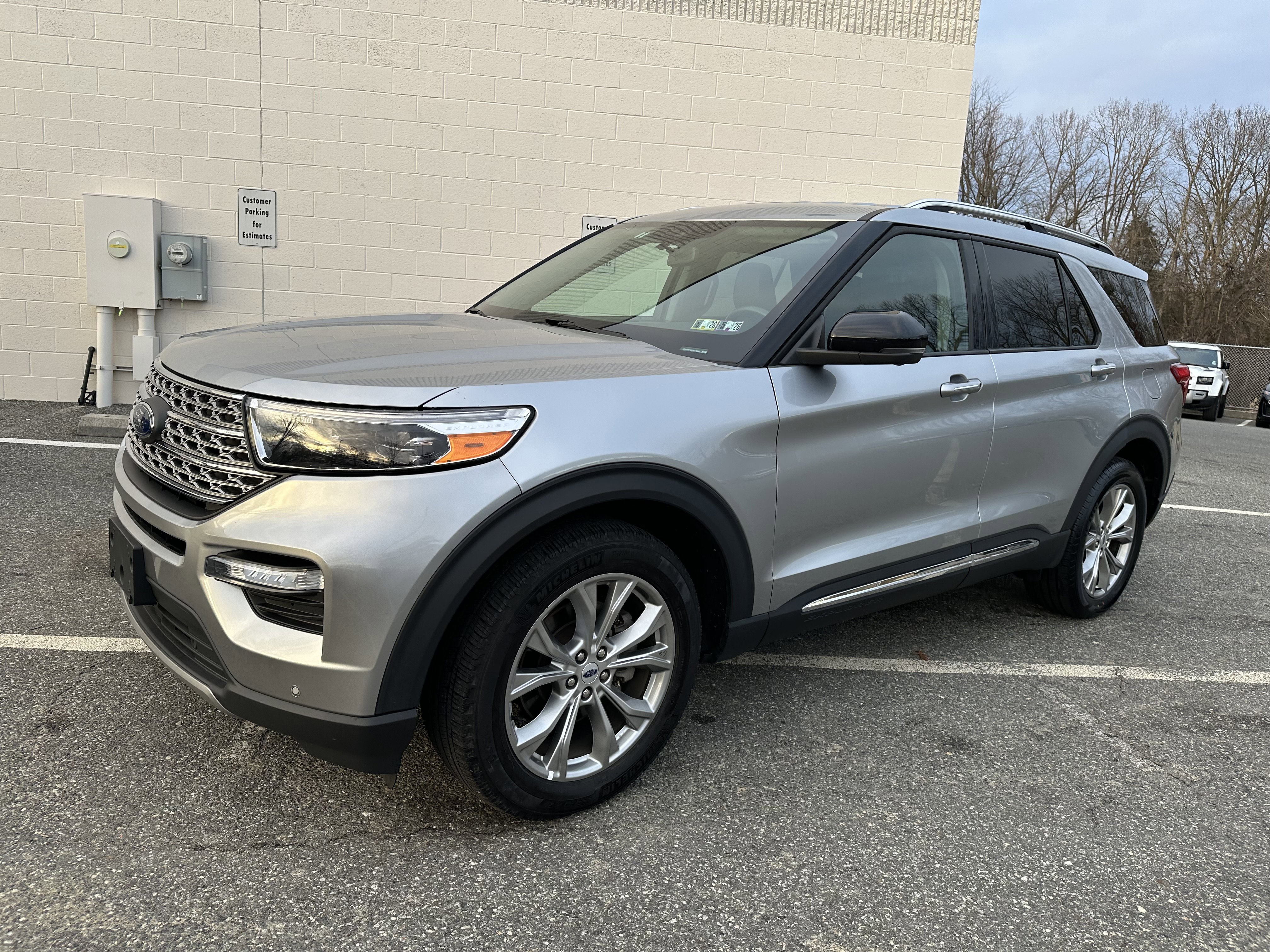 Image of Used 2023 Ford Explorer Limited 4WD