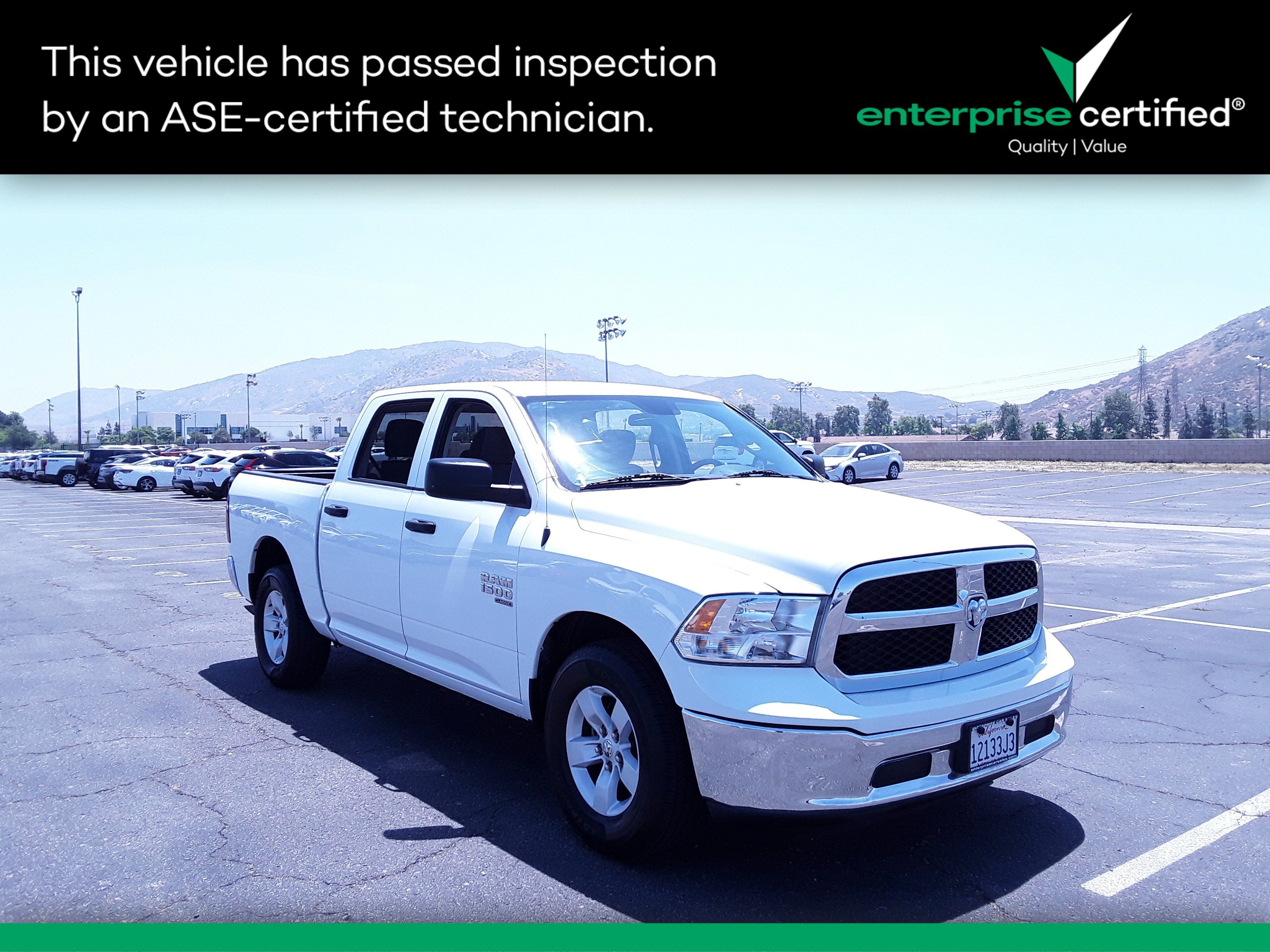 2022 Ram 1500 Classic SLT 4x2 Crew Cab 5'7