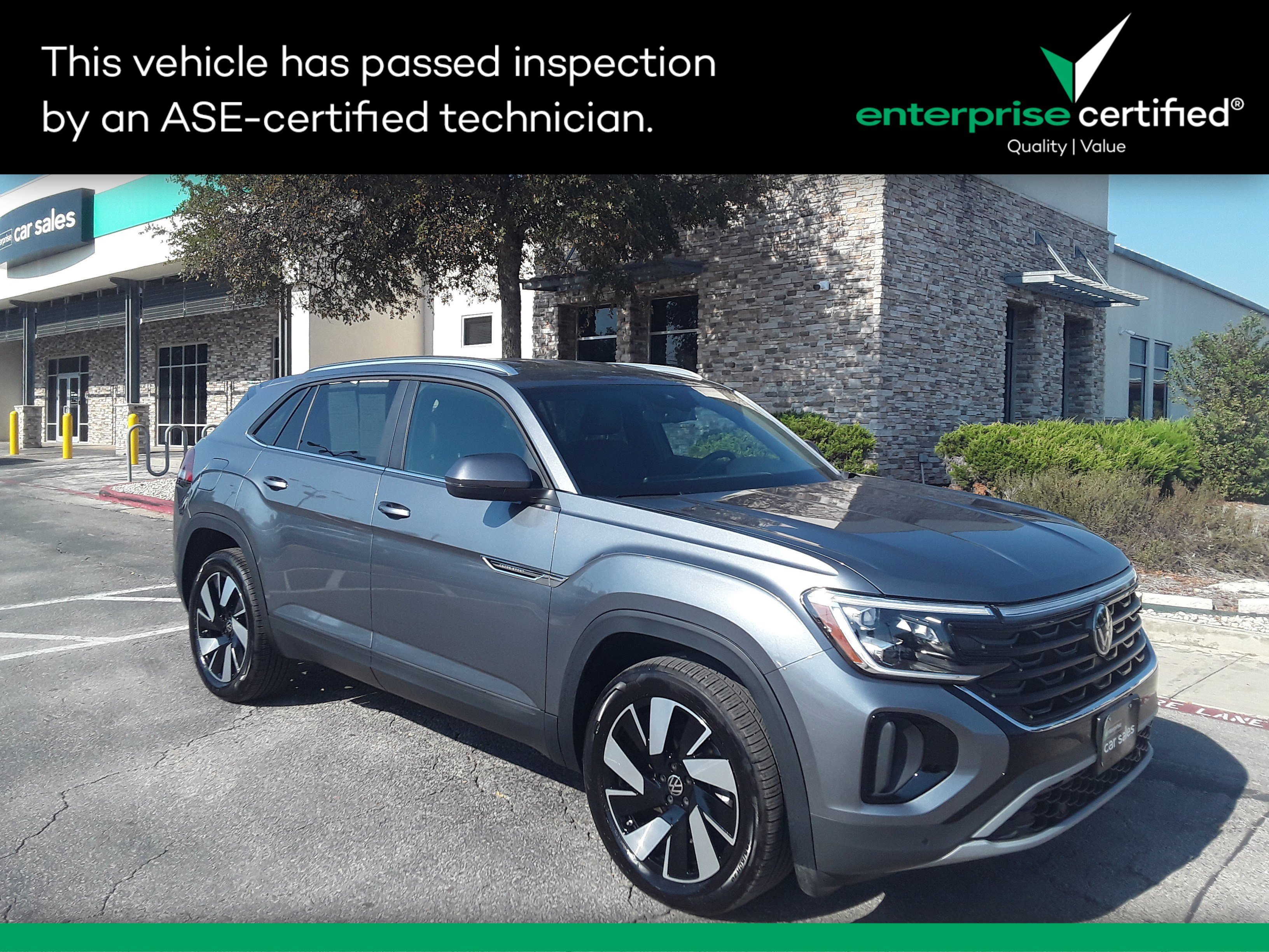 Used 2025 Volkswagen Atlas Cross Sport 2.0T SE w/Technology FWD