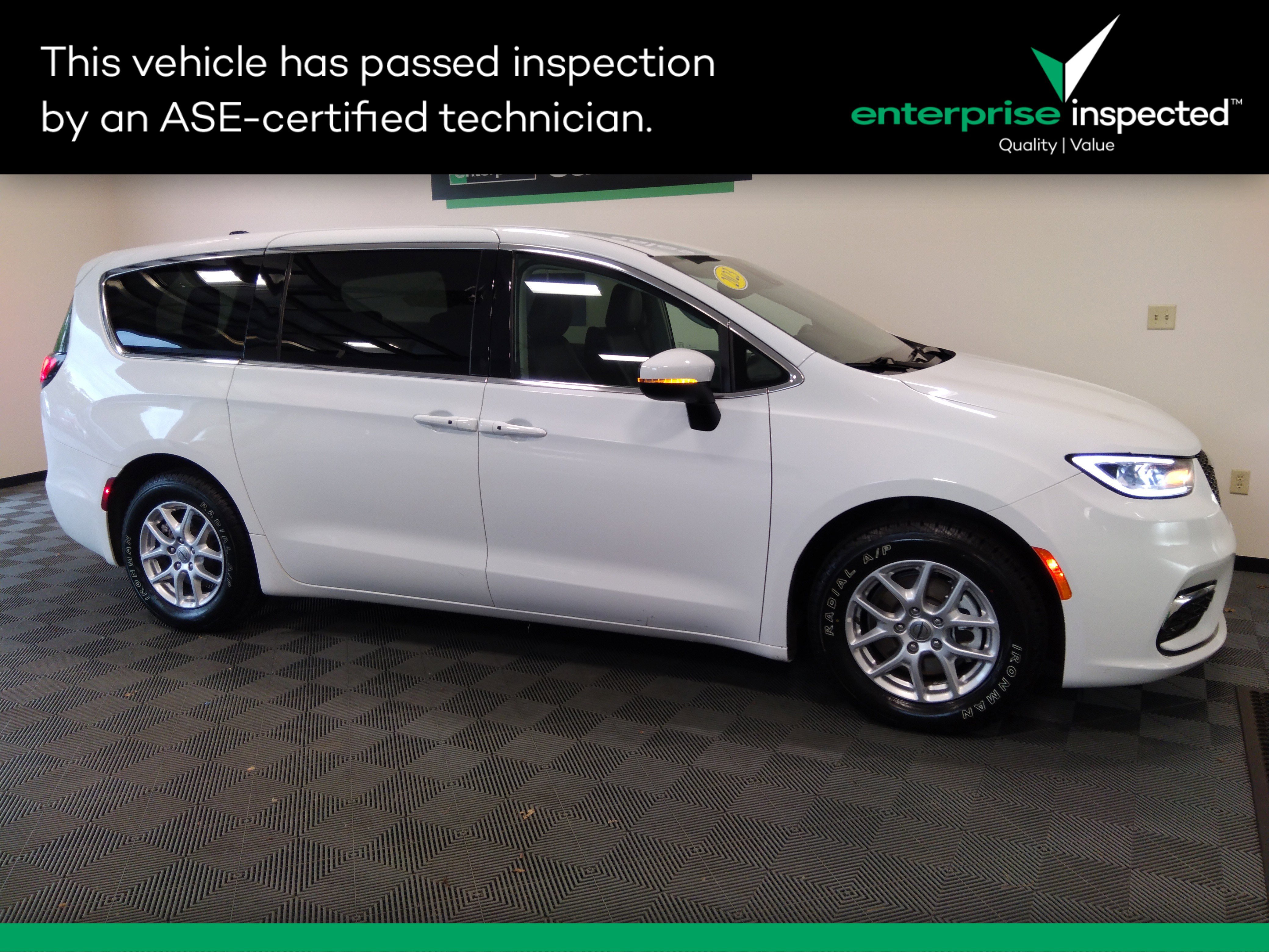 2023 Chrysler Pacifica Touring L FWD