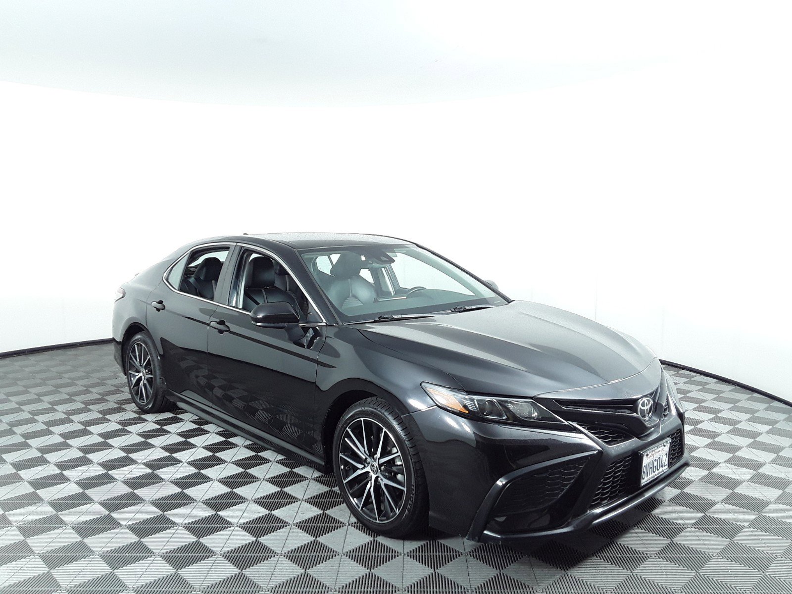 2021 Toyota Camry SE Auto