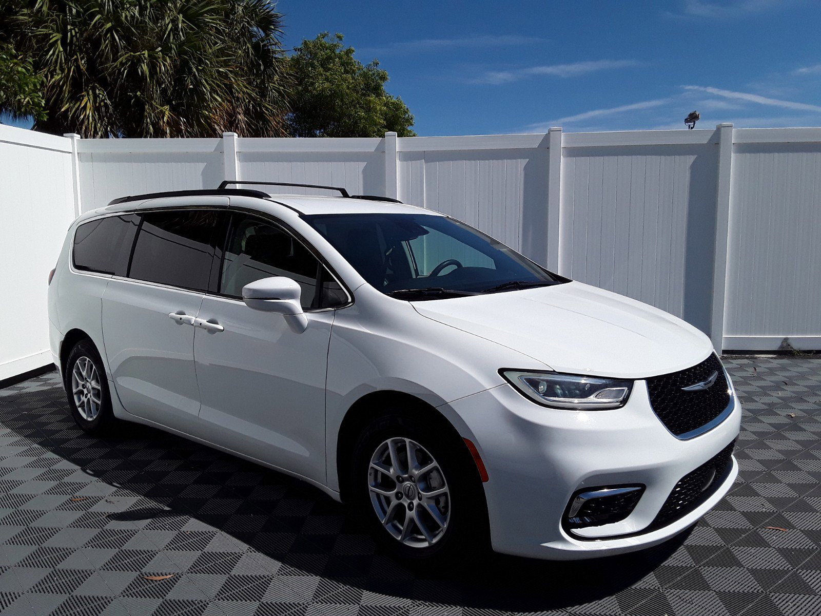 2022 Chrysler Pacifica Touring L FWD