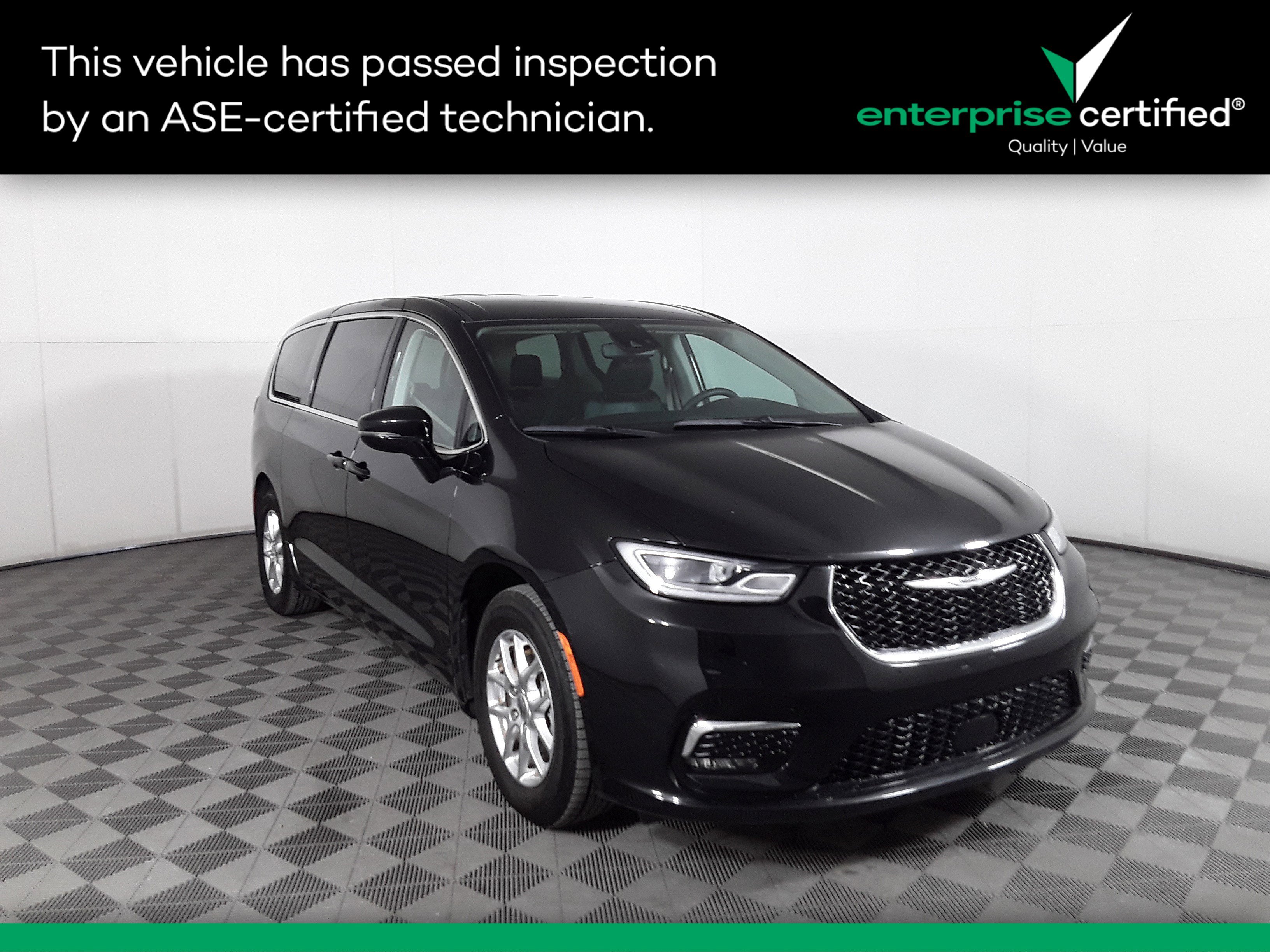 Used 2024 Chrysler Pacifica Touring L FWD