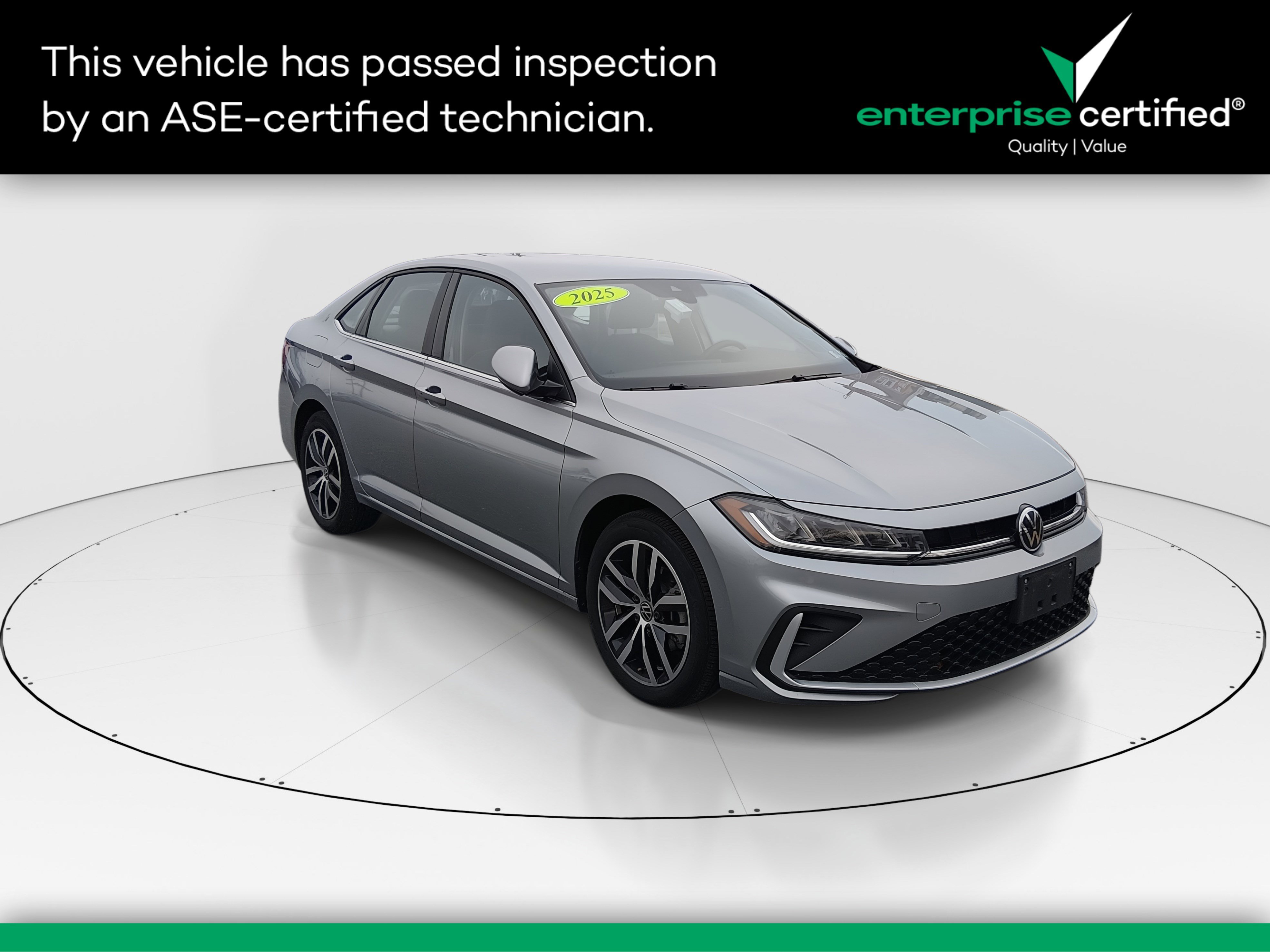 Used 2025 Volkswagen Jetta SE Auto