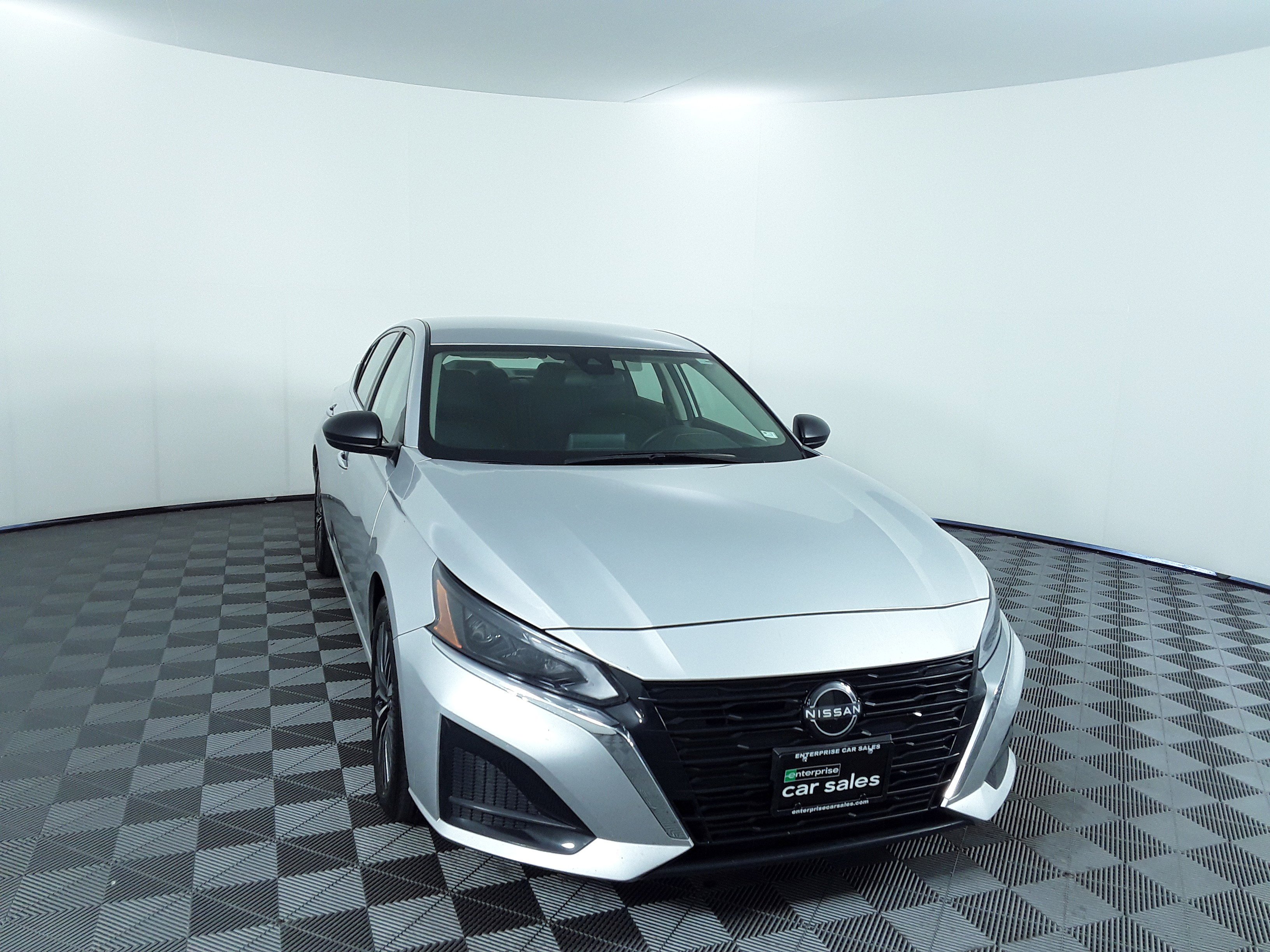 Used 2024 Nissan Altima 2.5 SV Sedan