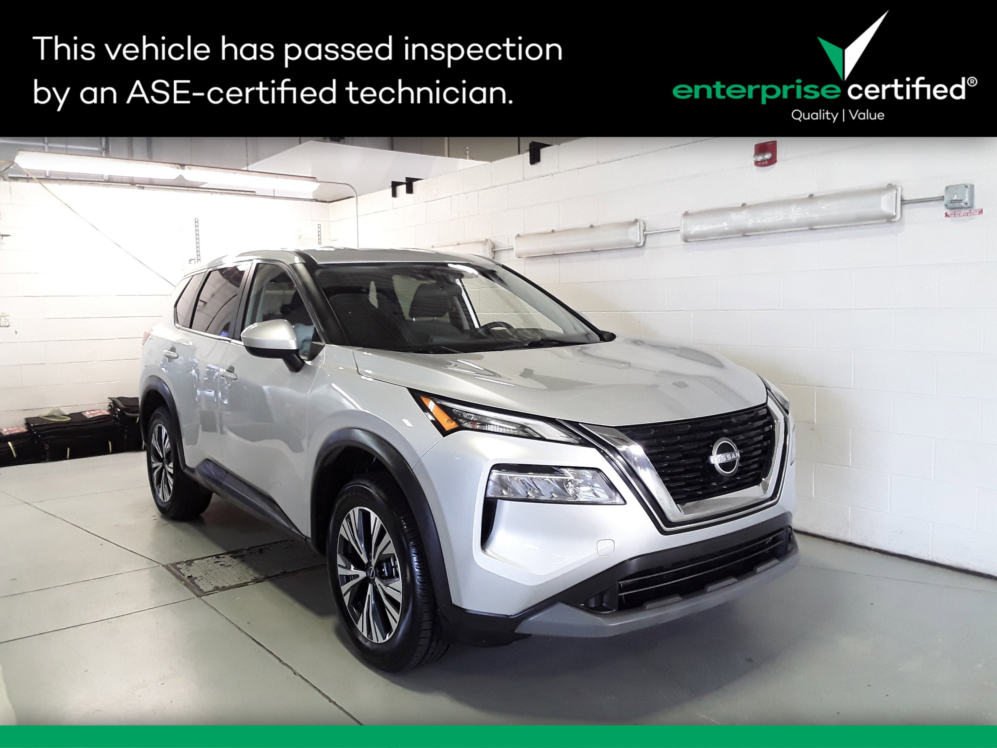 2023 Nissan Rogue SV's photo