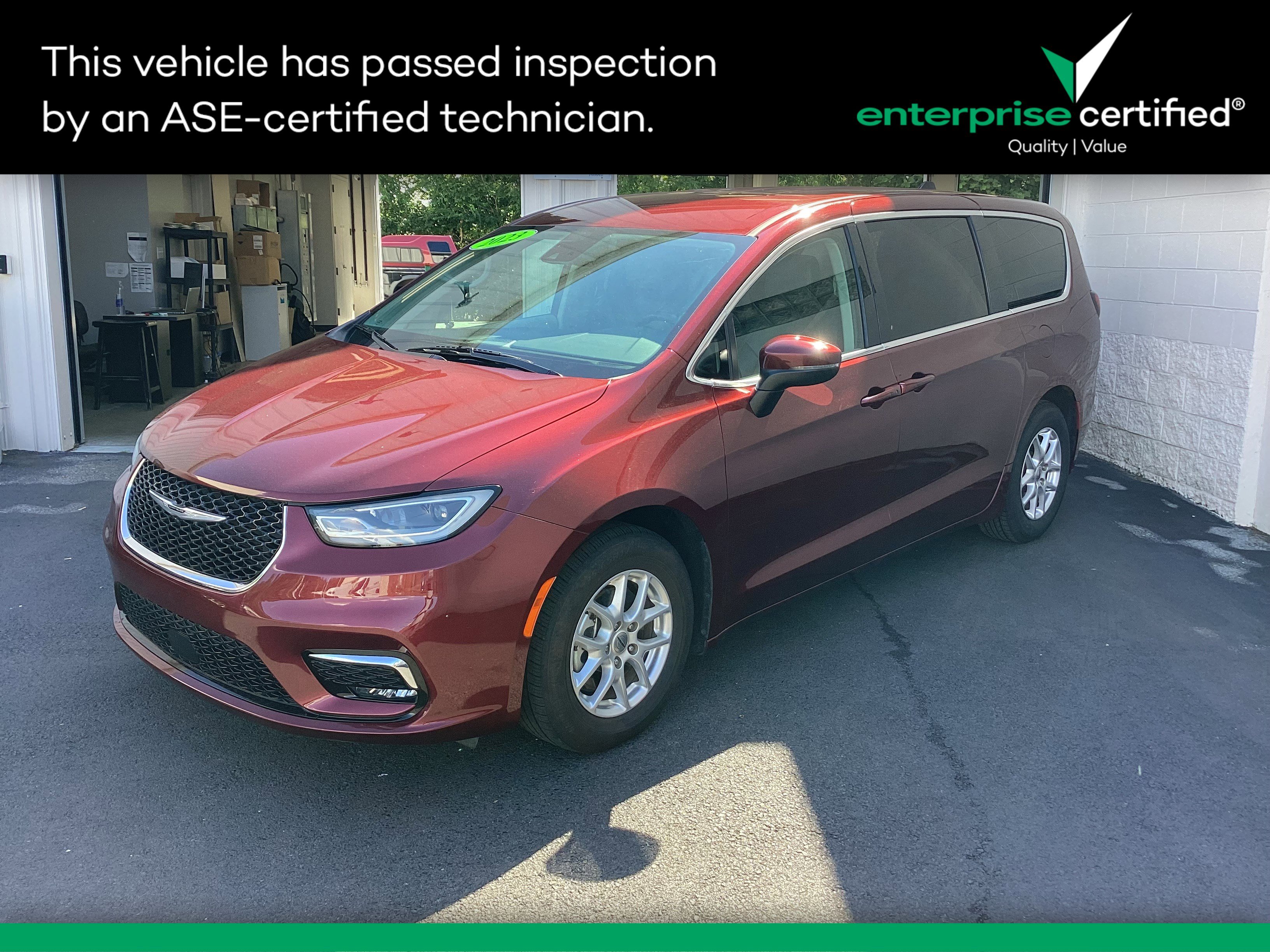Used 2023 Chrysler Pacifica Touring L FWD