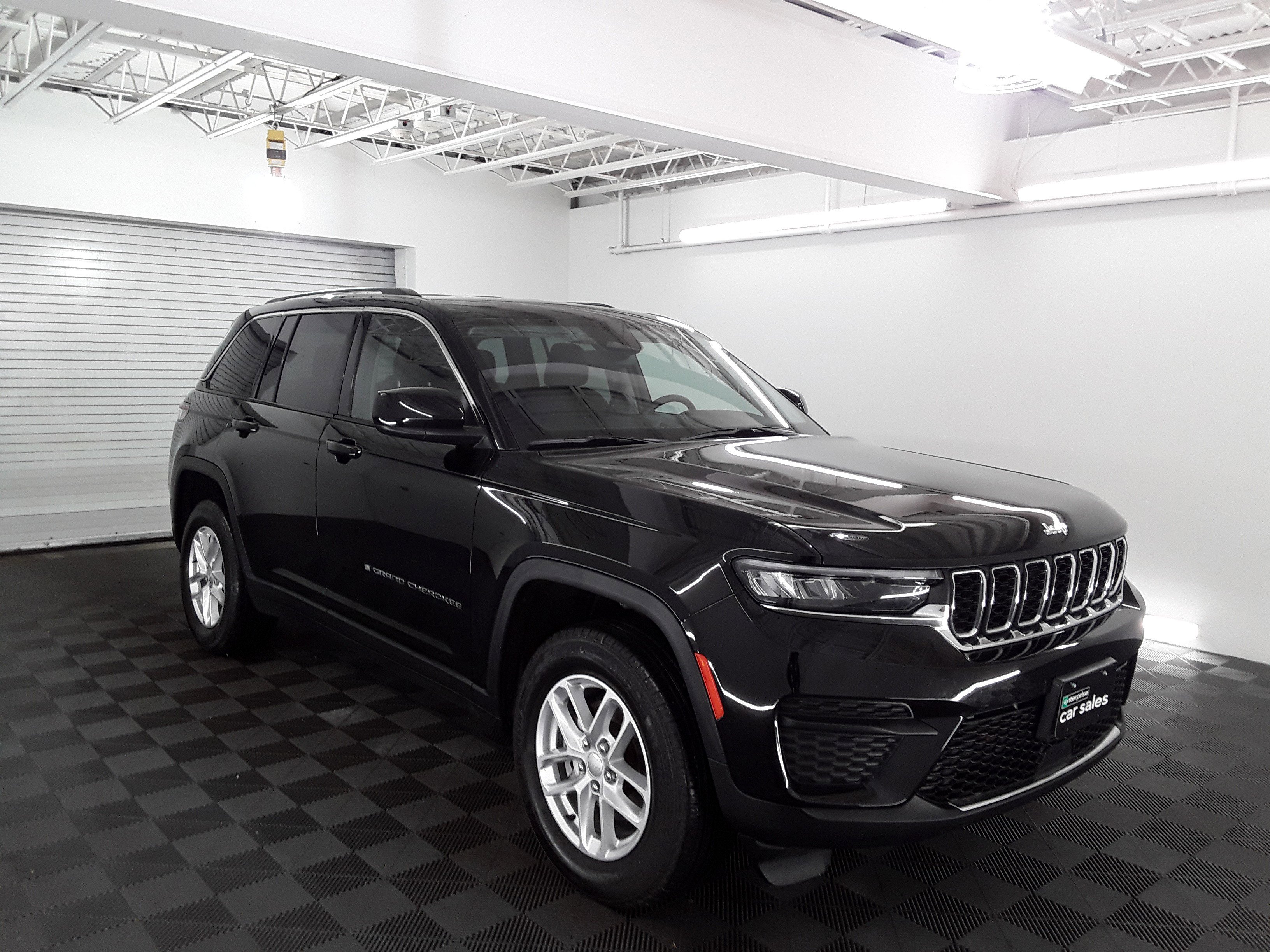 2023 Jeep Grand Cherokee Laredo 4x4