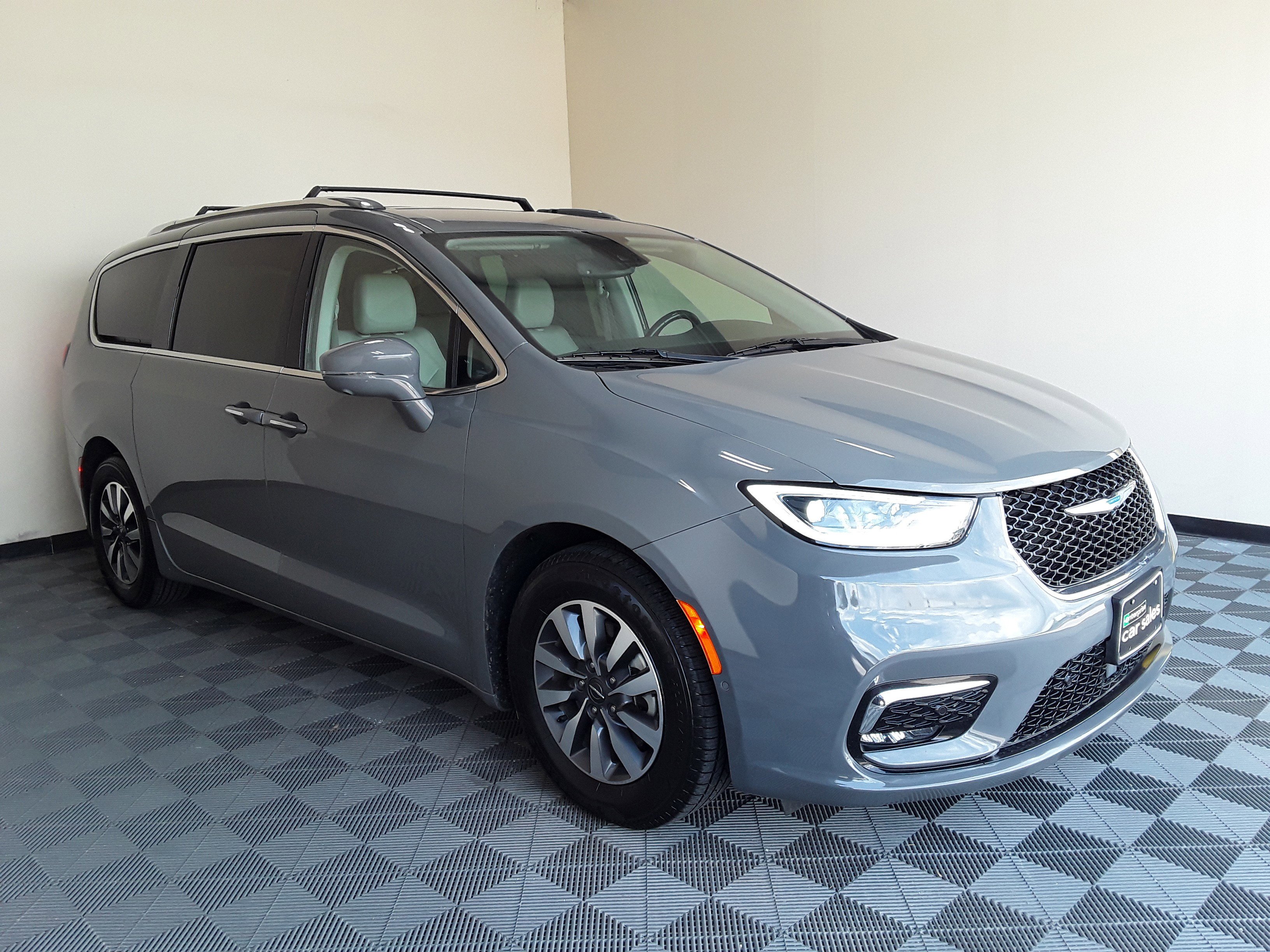 2021 Chrysler Pacifica Hybrid Touring L FWD