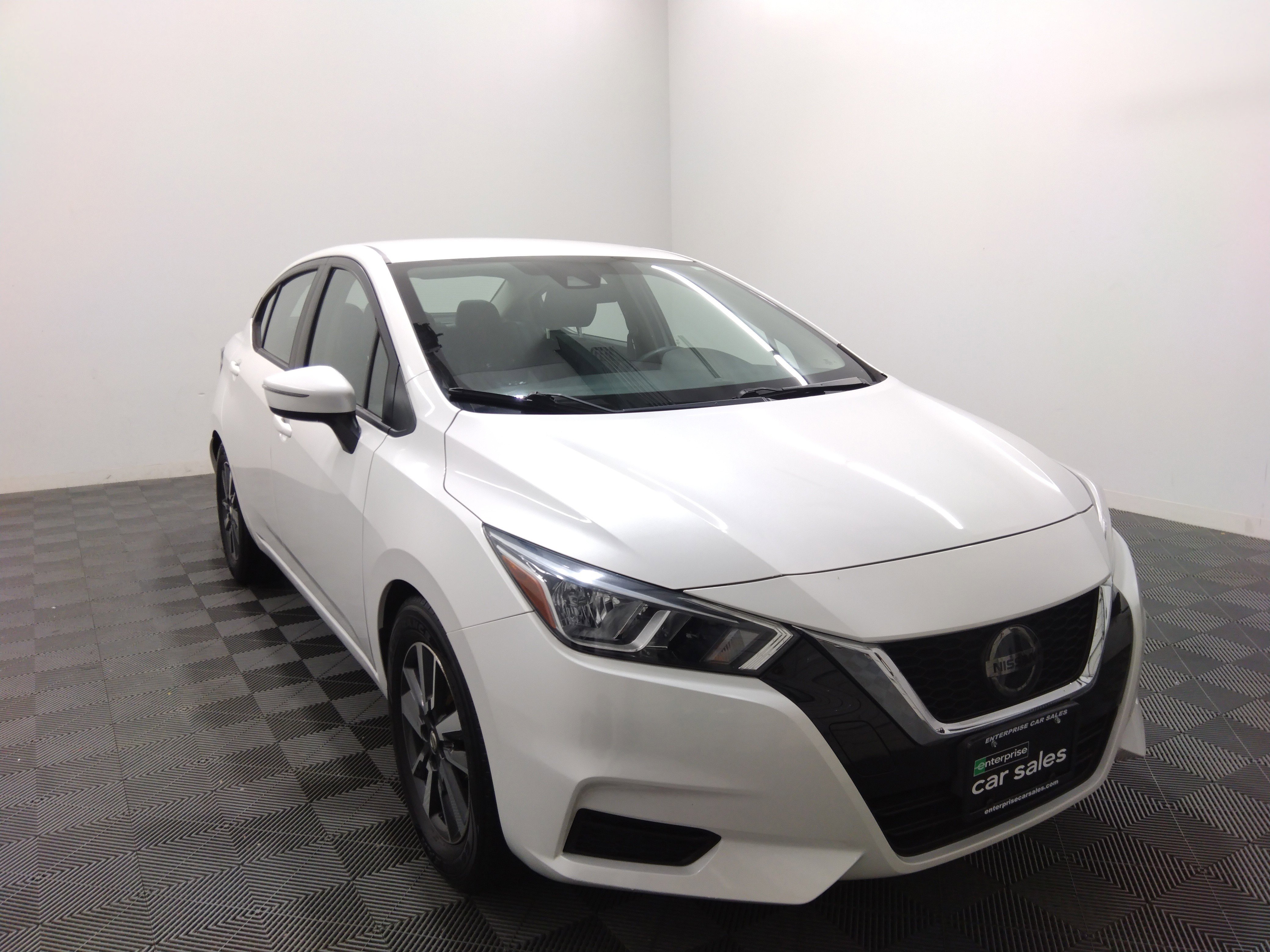 2020 Nissan Versa SV CVT