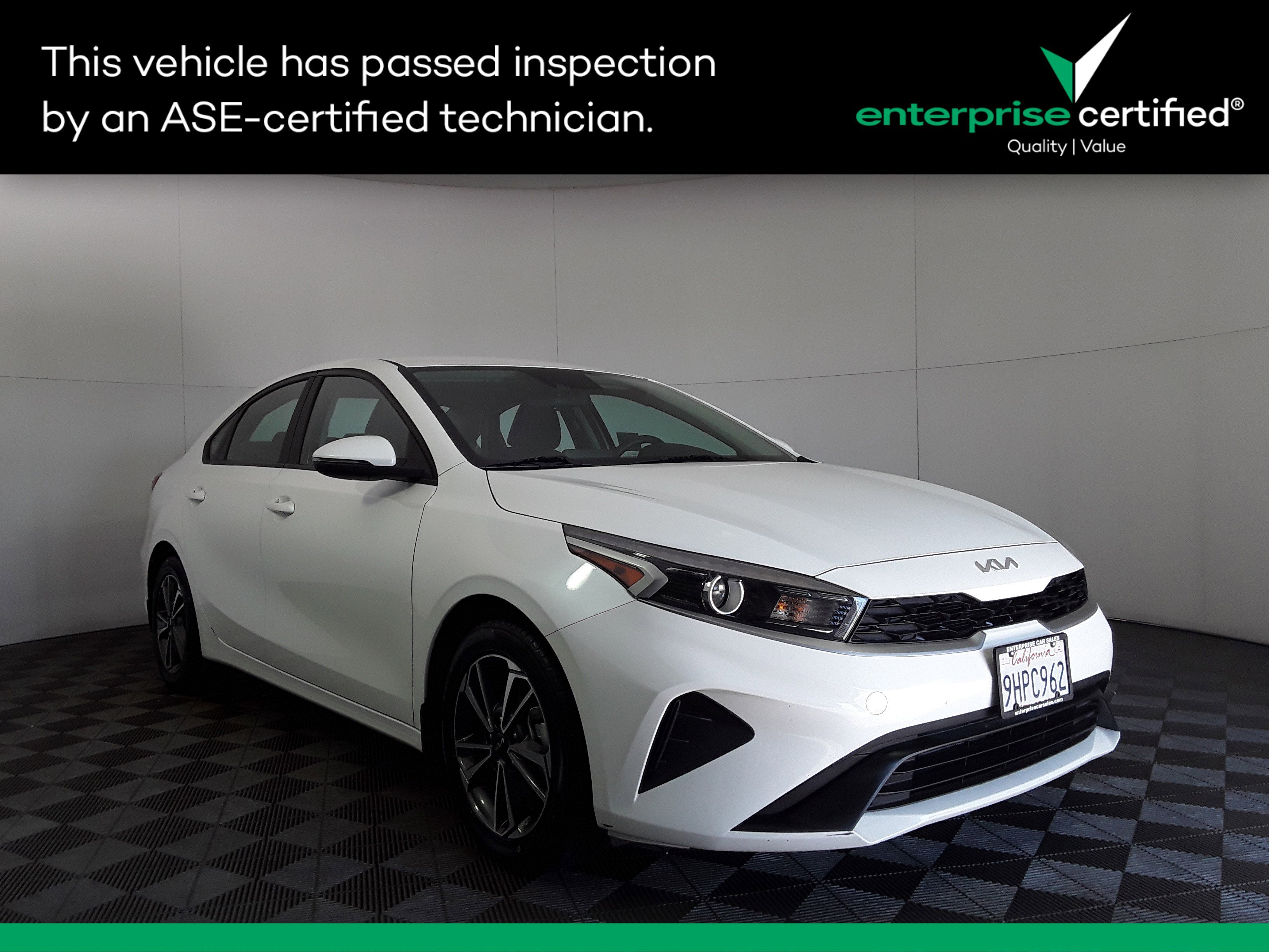 Used 2023 Kia Forte LXS IVT